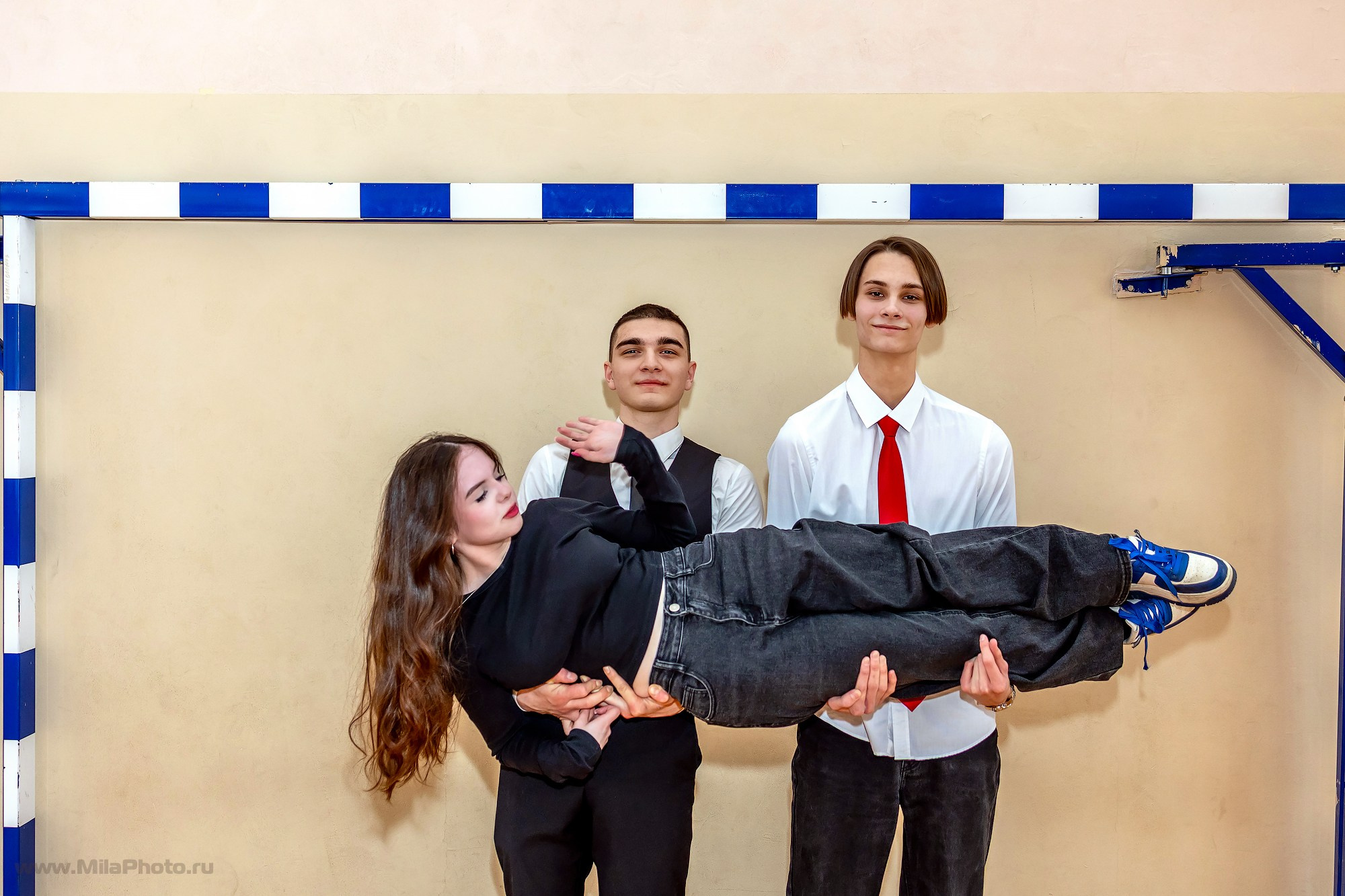 Галерея съемок в школе. Фотограф и видеограф Москва. Свадебный фотограф, видеограф. Выпускные альбомы. Оживающие альбомы