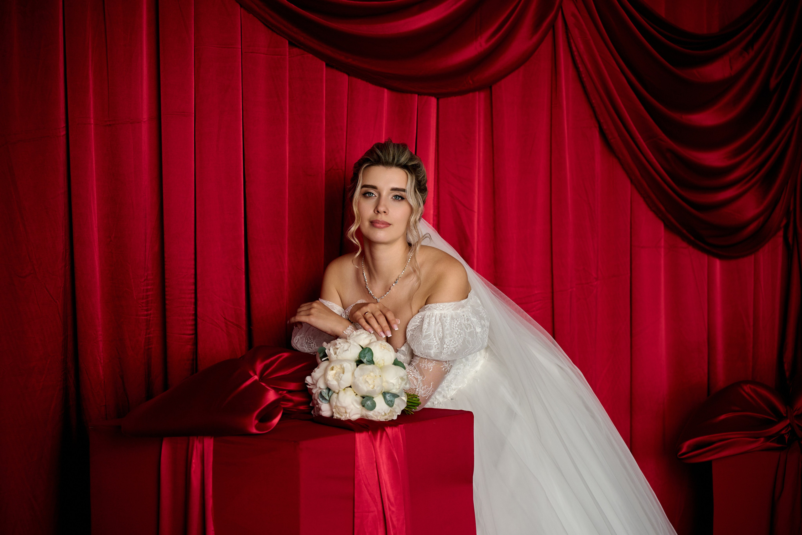 Свадебная фотосессия в Старом Осколе и Губкине. Профессиональный фотограф Старый Оскол, Губкин — свадьба, венчание, крещение, юбилей и день рождения