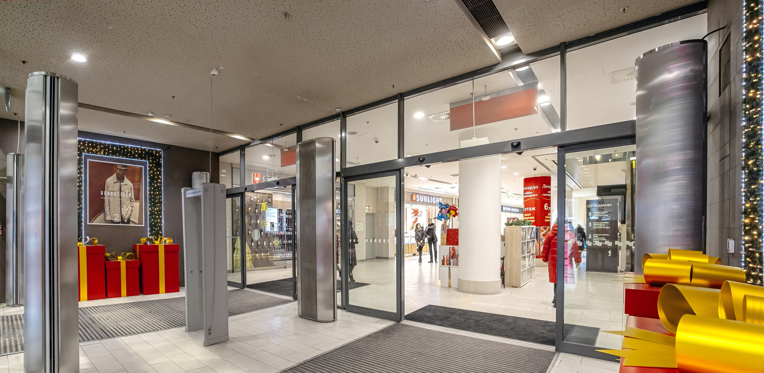 Съёмка интерьера ТЦ, входных групп. Фотограф в Санкт-Петербурге Екатерина Спикс