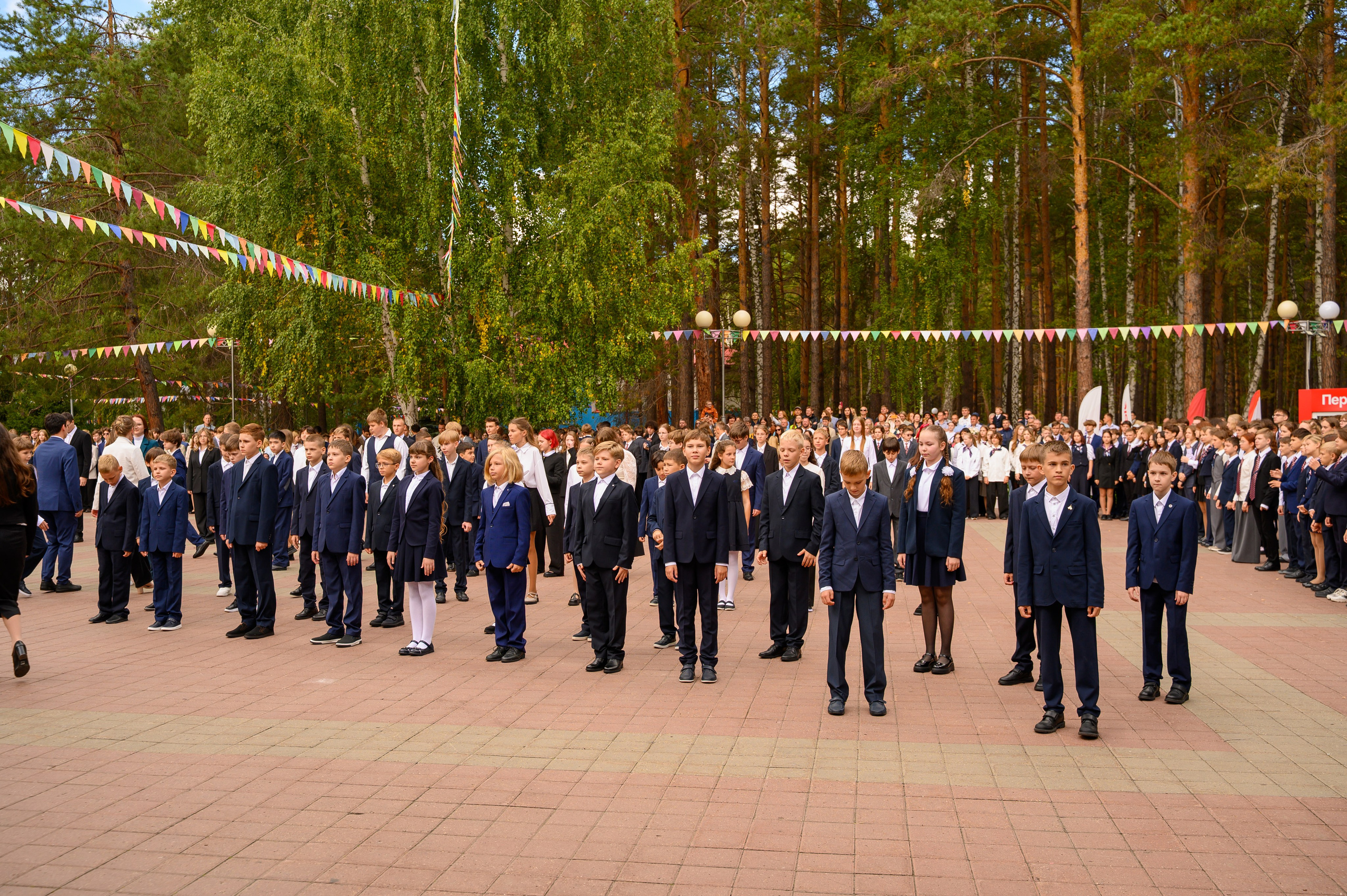 1 сентября линейка ФМШ. Фотограф новорожденных, семейный детский в Тюмени Татьяна Морозова