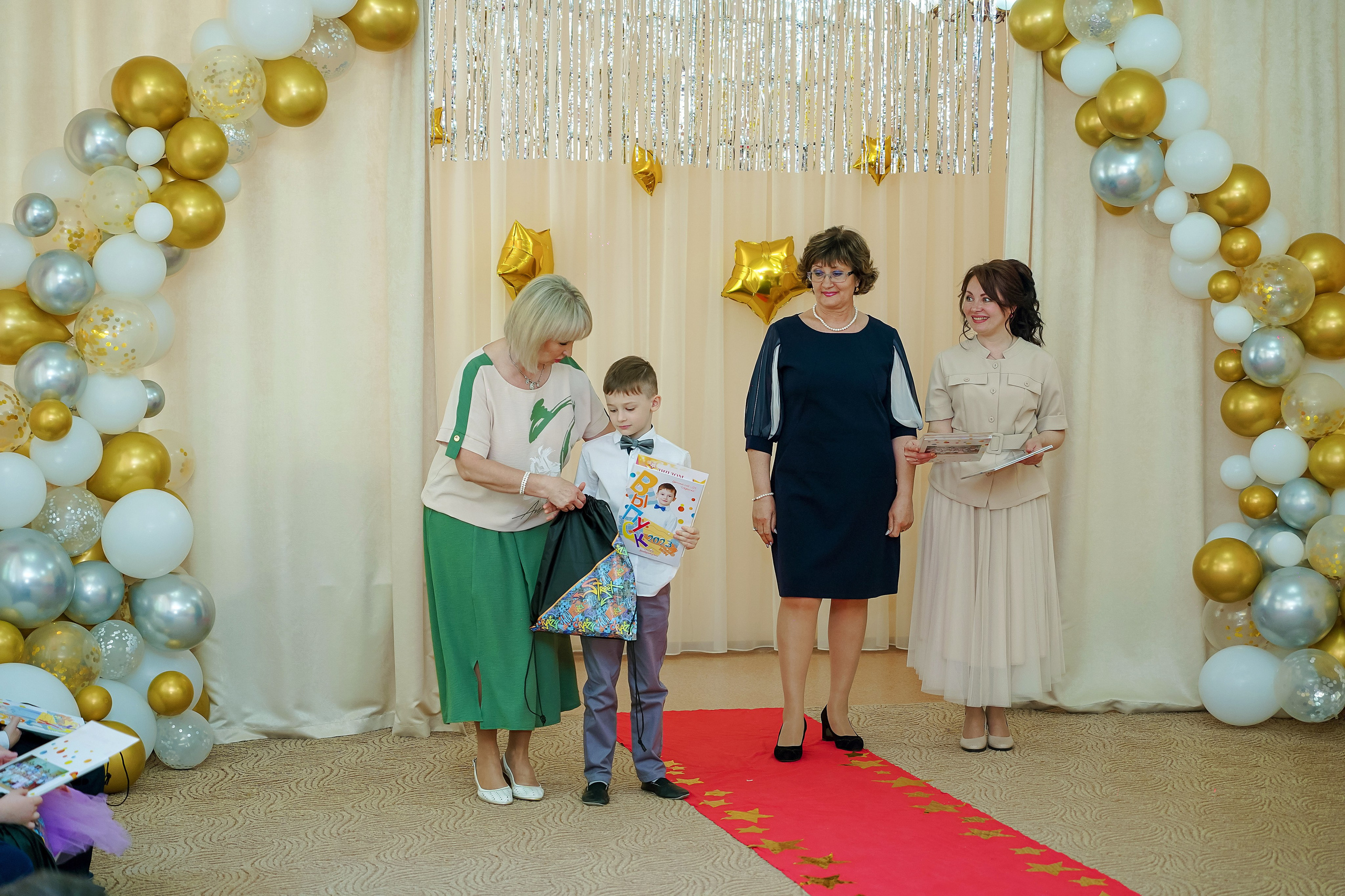 Фотосъемка видеосъёмка фотограф видеооператор новогодних утренников  в. Фотограф, видеооператор Нина Коршунова