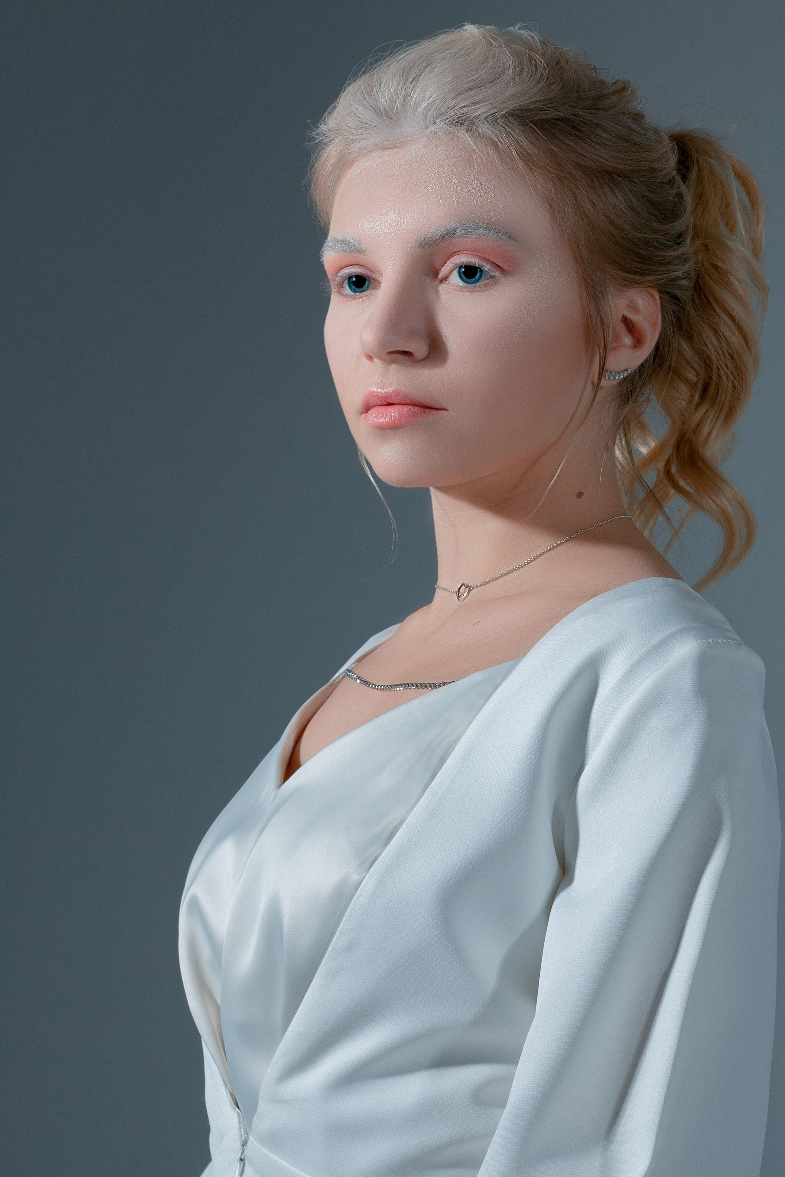 Индивидуальный портретный фотограф в СПб и Лен. обл. Портретные фотосессии, студийные сьемки, планерные съемки, семейные фотосессии, love-story. Санкт-Петербург и Ленинградская обл. Индивидуальная портретная фотосессия. Фотостудия Beverly Hills.