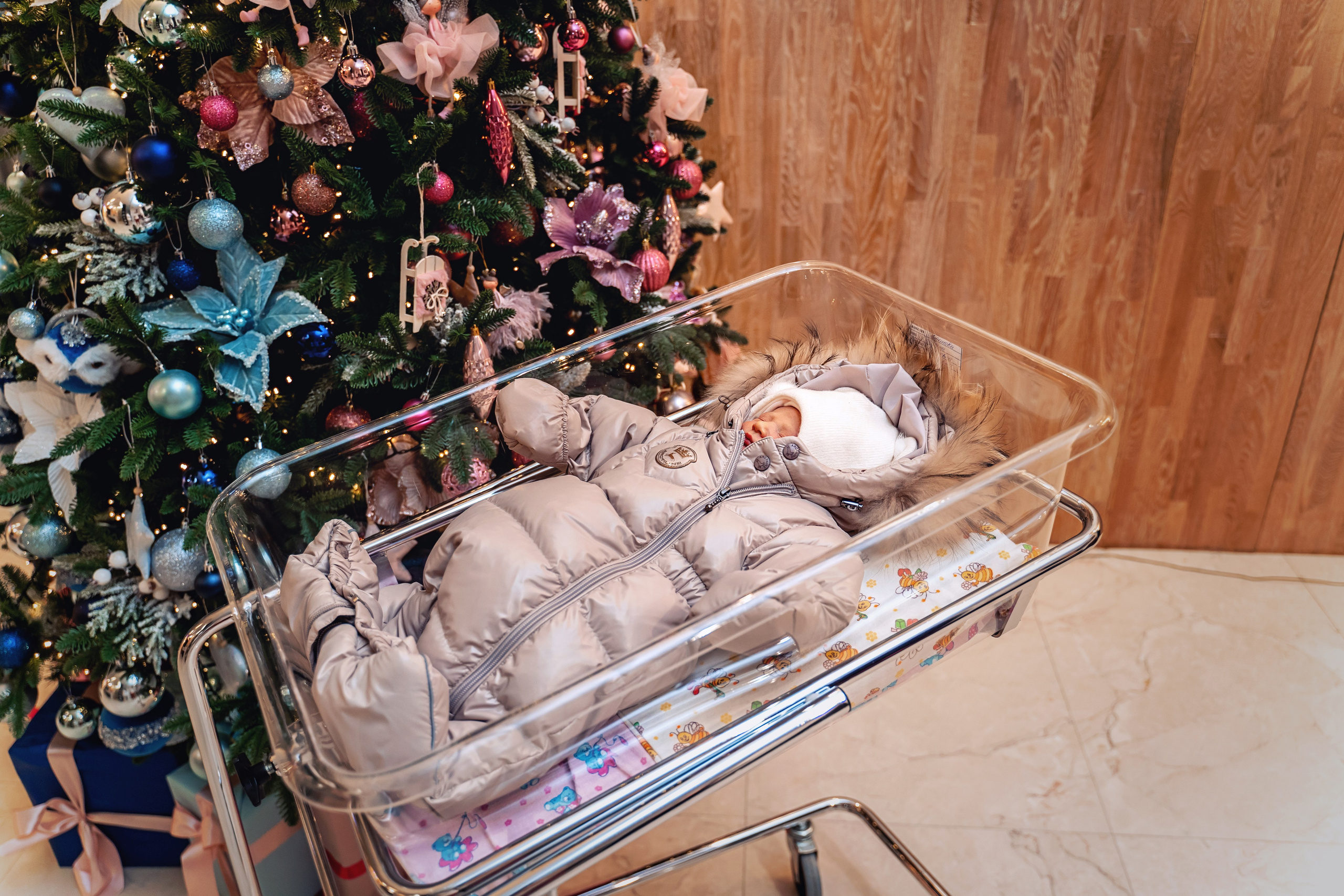 Выписка из роддома Лапино. Фотограф на выписку из роддома Москва. Фотограф \ Видеограф на Крещение, Венчание Москва| Семейные съемки