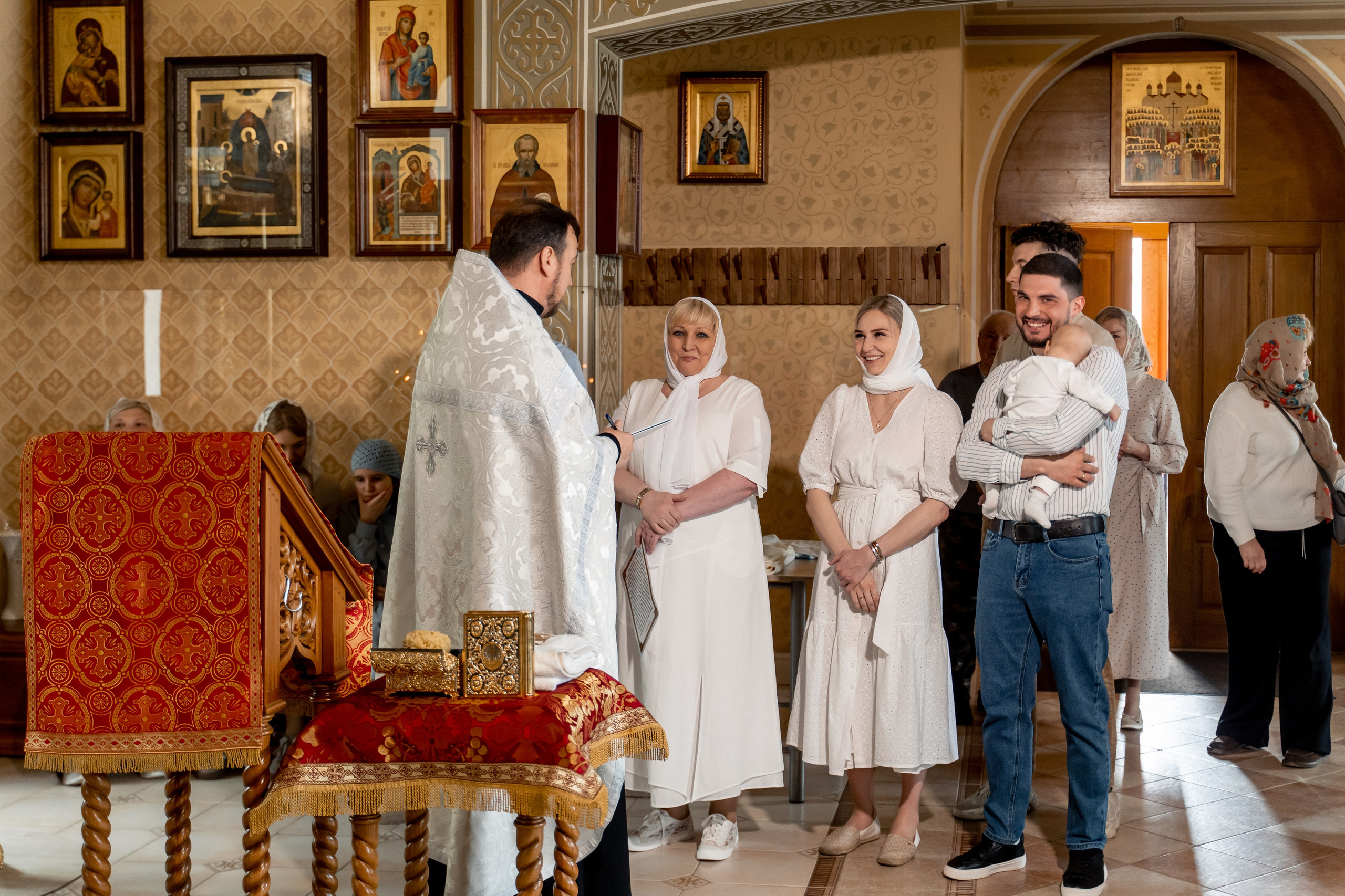 Крещение в храме Александра Невского Видное. Фотограф \ Видеограф на Крещение, Венчание Москва| Семейные съемки