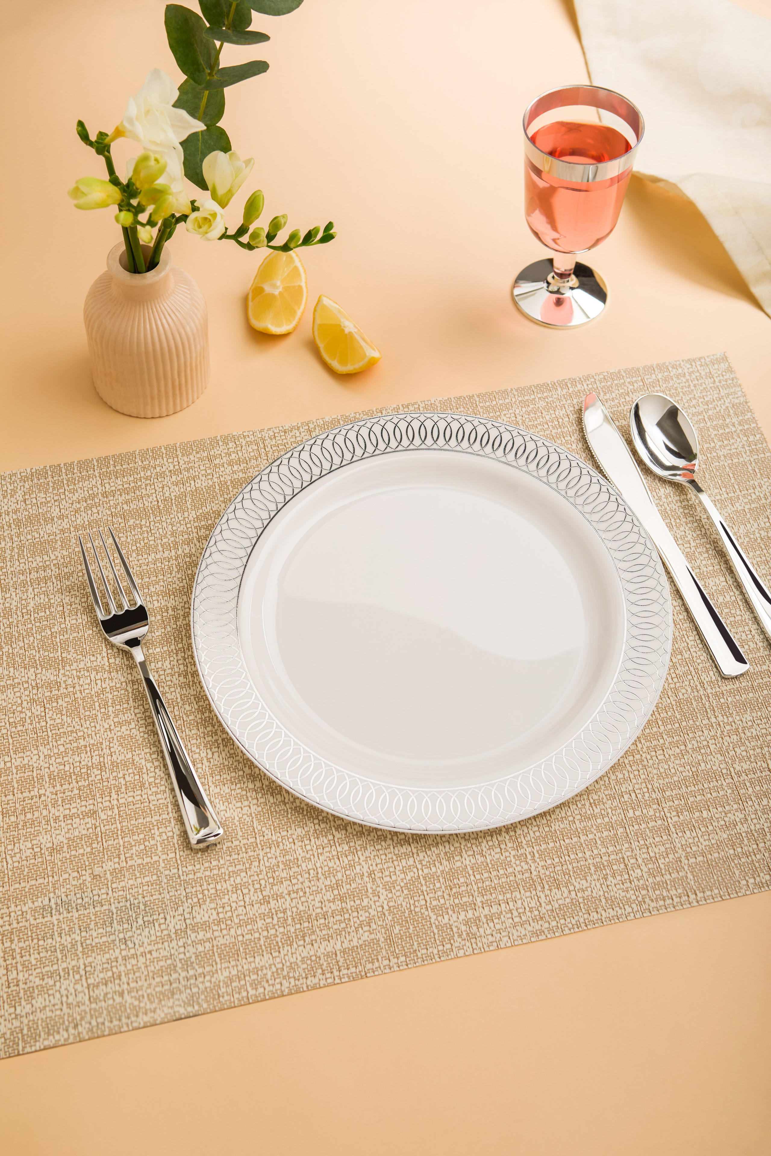 Пластиковая посуда. Сайт о предметной, имиджевой и портретной фотографии, фотограф Фил Киреев