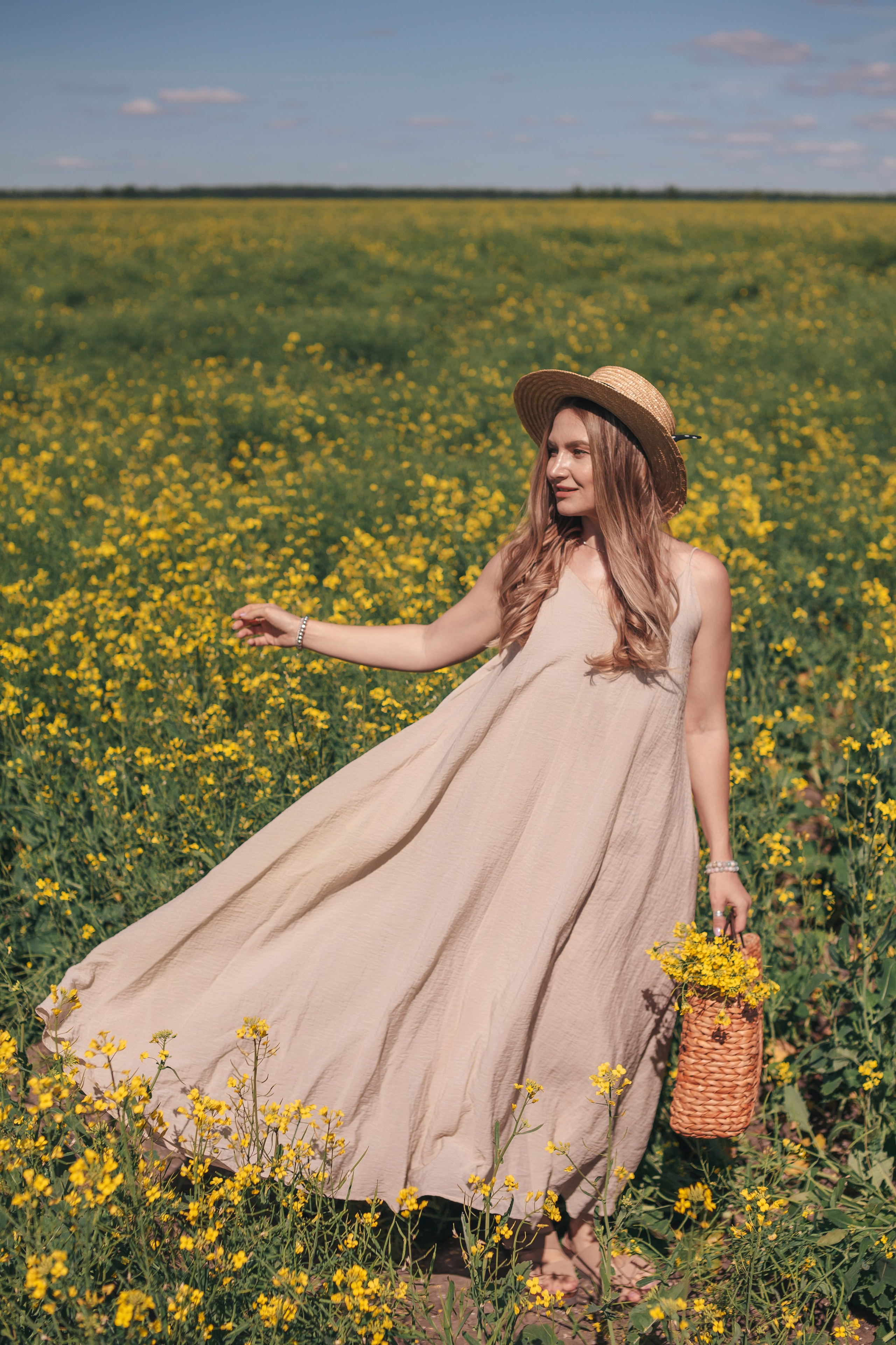 Рапсовое поле. Семейный и художественный фотограф в Тюмени Юлия Логинова