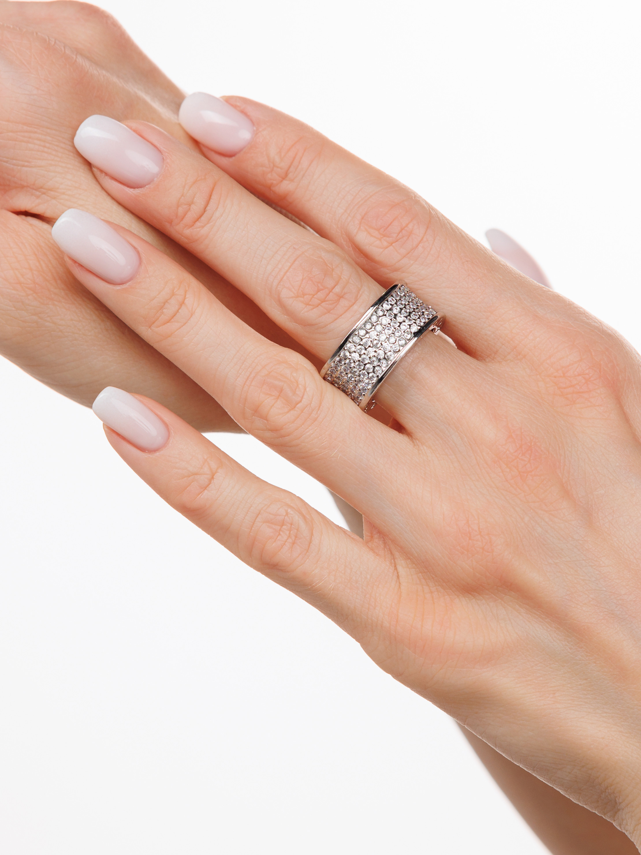 Съёмка бижутерии для маркетплейсов. Коммерческий фотограф Андрей Тремасов