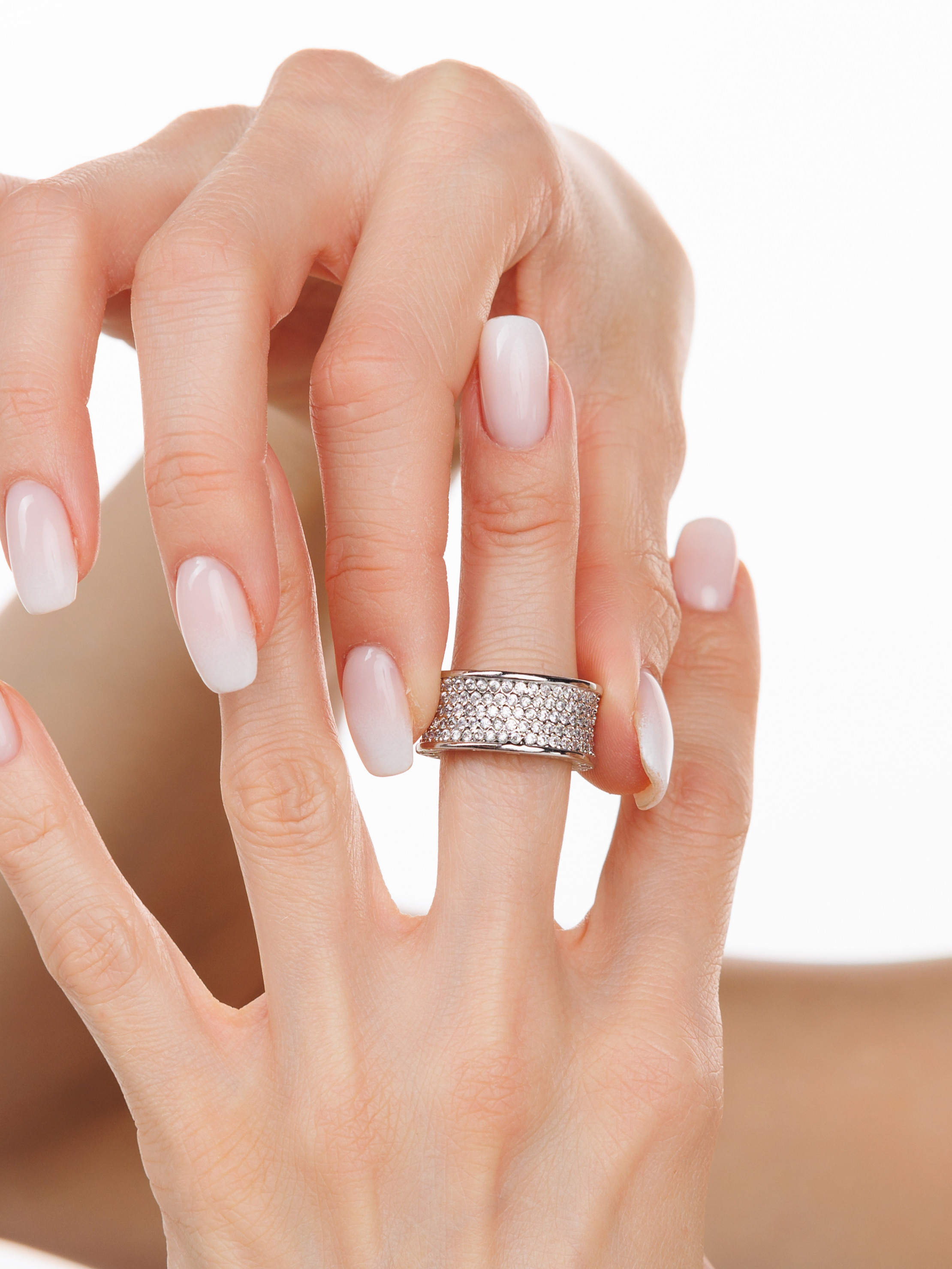 Съёмка бижутерии для маркетплейсов. Коммерческий фотограф Андрей Тремасов