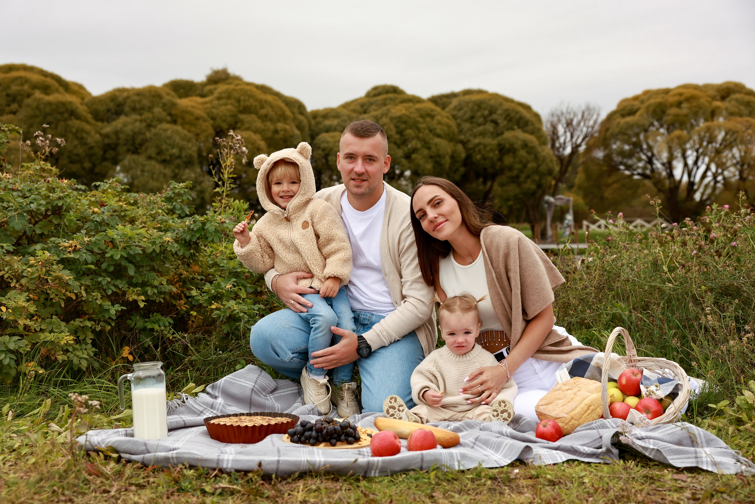 Стога и водоем. Дарья Бухреева — фотограф, видеограф и фототерапевт. Москва и мир