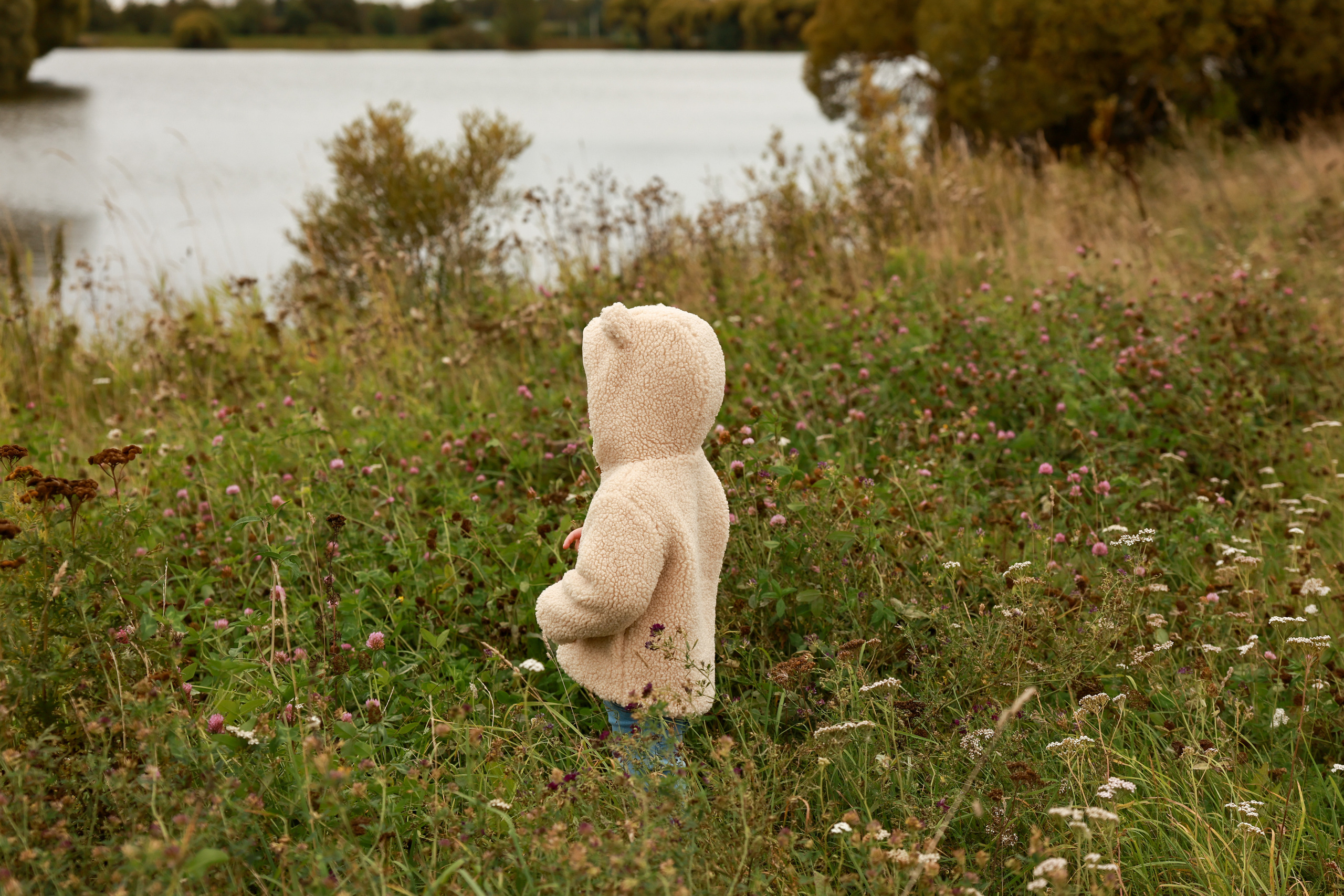 Стога и водоем. Дарья Бухреева — фотограф, видеограф и фототерапевт. Москва и мир