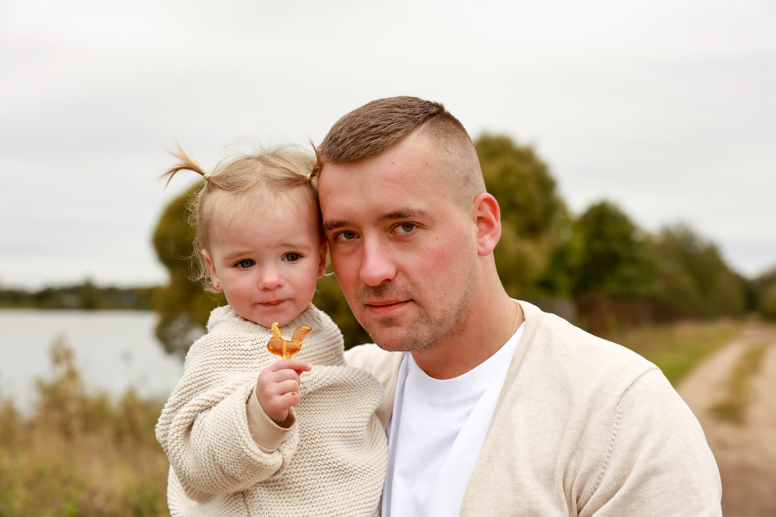 Стога и водоем. Дарья Бухреева — фотограф, видеограф и фототерапевт. Москва и мир