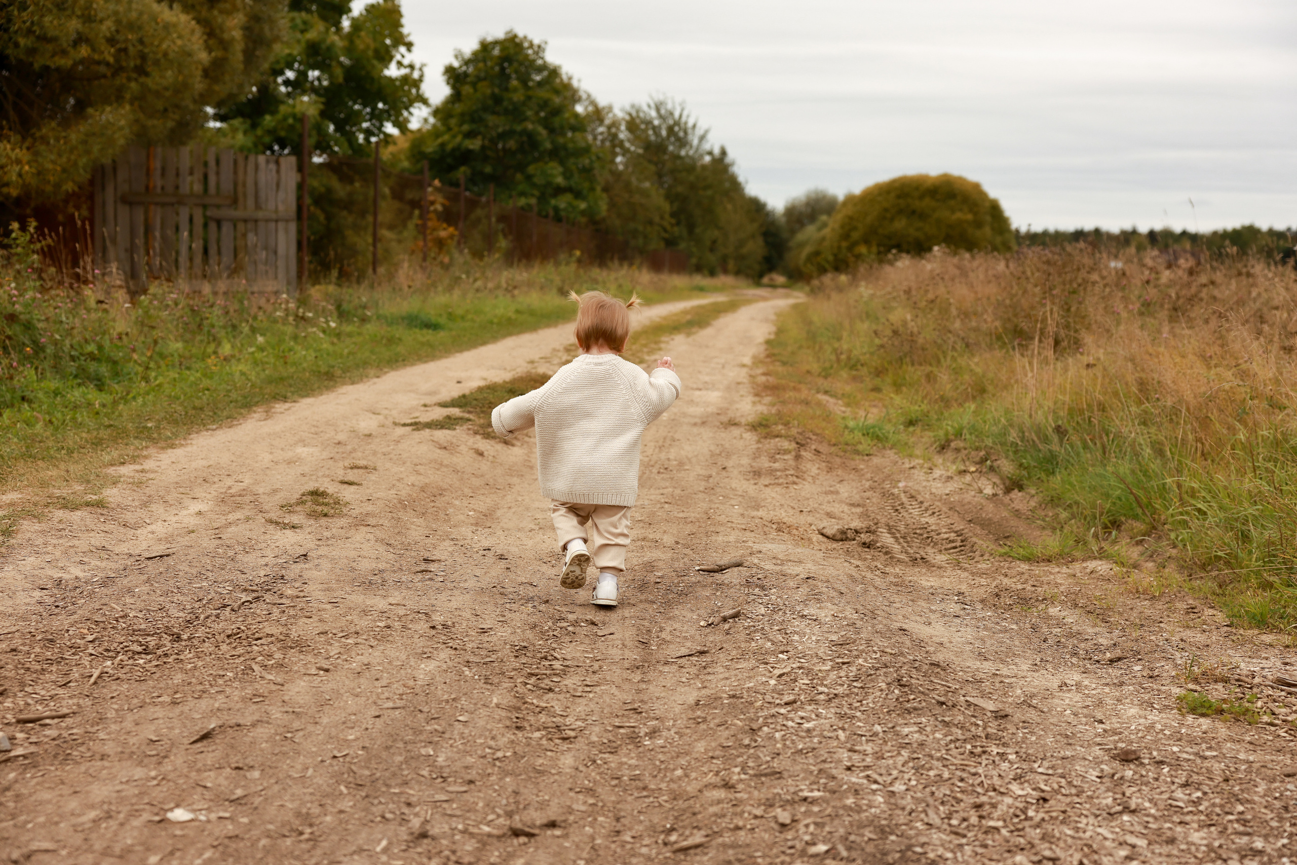 Стога и водоем. Дарья Бухреева — фотограф, видеограф и фототерапевт. Москва и мир