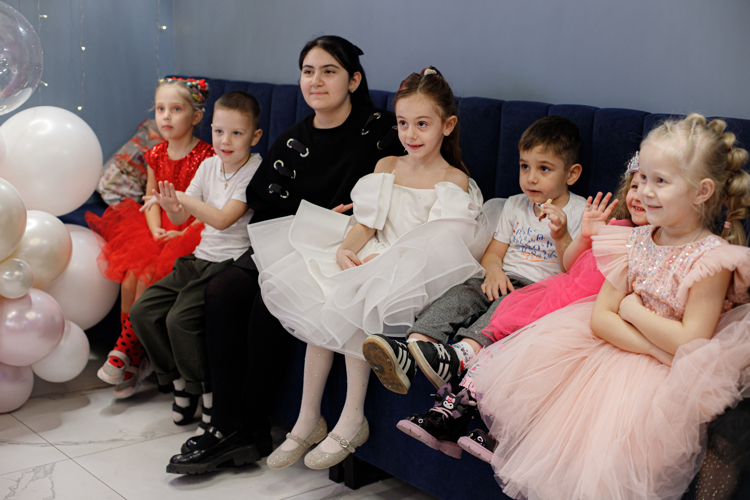 ASIA'S BIRTHDAY PARTY. Photokarish