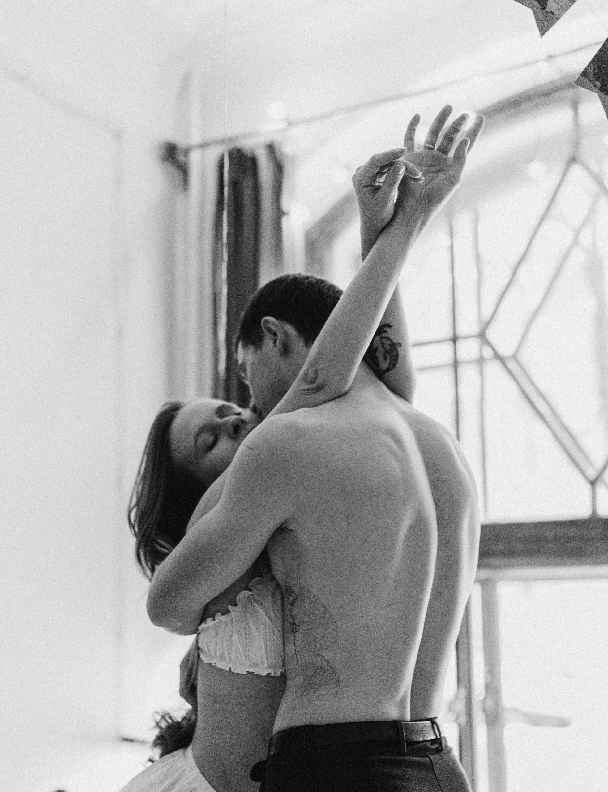 Парная фотосессия в Санкт-Петербурге. Фотосессия в квартире. Федосова Елизавета - фотограф Санкт-Петербург.