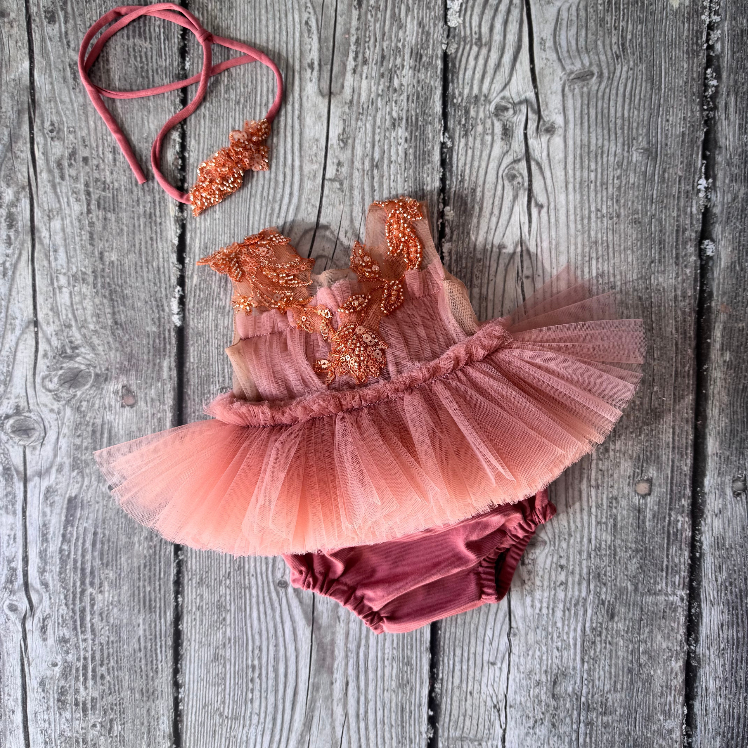 Костюмы и аксессуары для фотосессии новорожденных | Реквизит для съемки newborn в Москве. Фотосессия новорожденных в Москве и Московской области | Профессиональный фотограф newborn — Татьяна Иванова