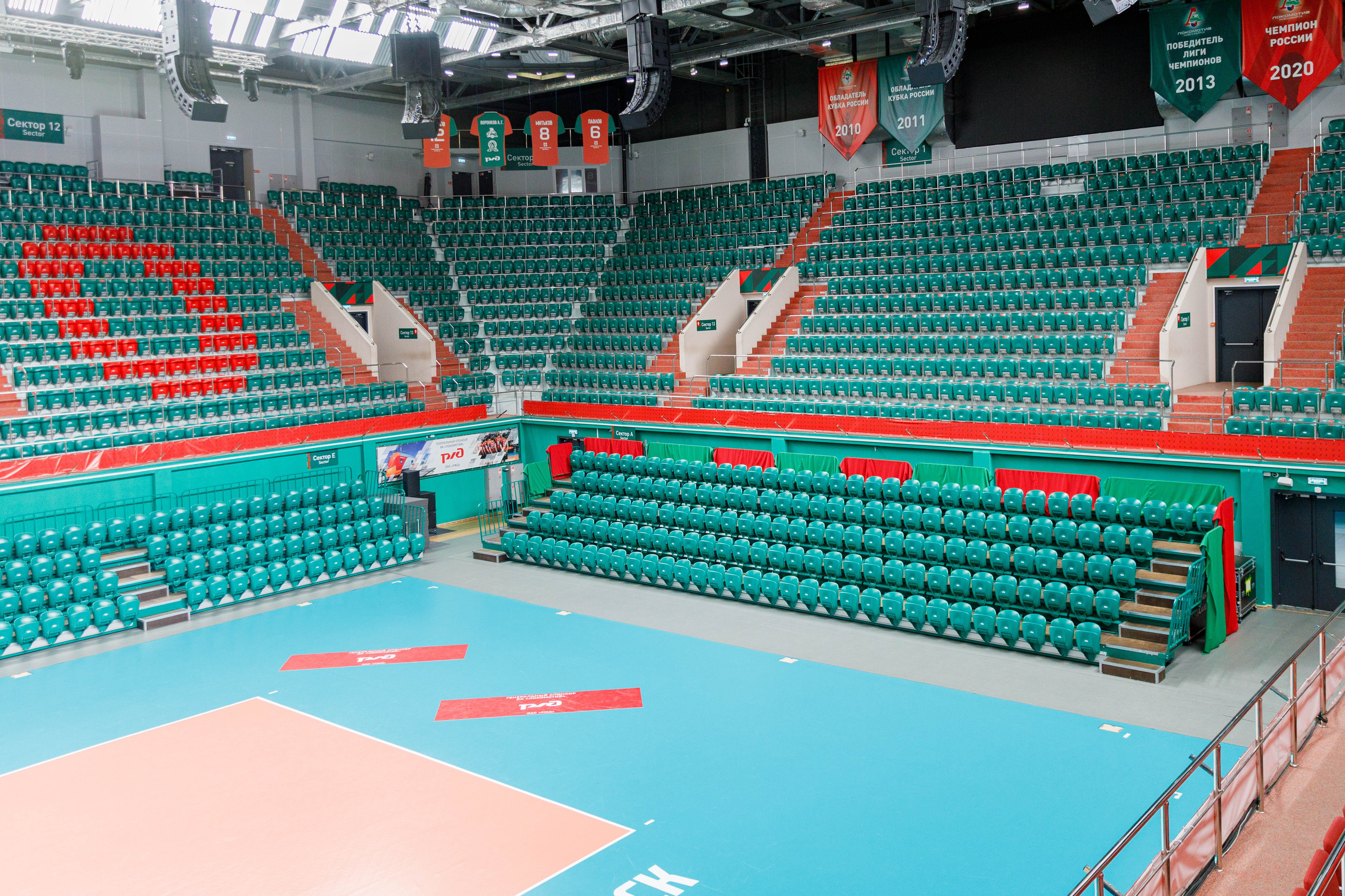 ВК «Локомотив». Экскурсия для фанатов клуба. Репортажный фотограф в Новосибирске Алена Помазунова