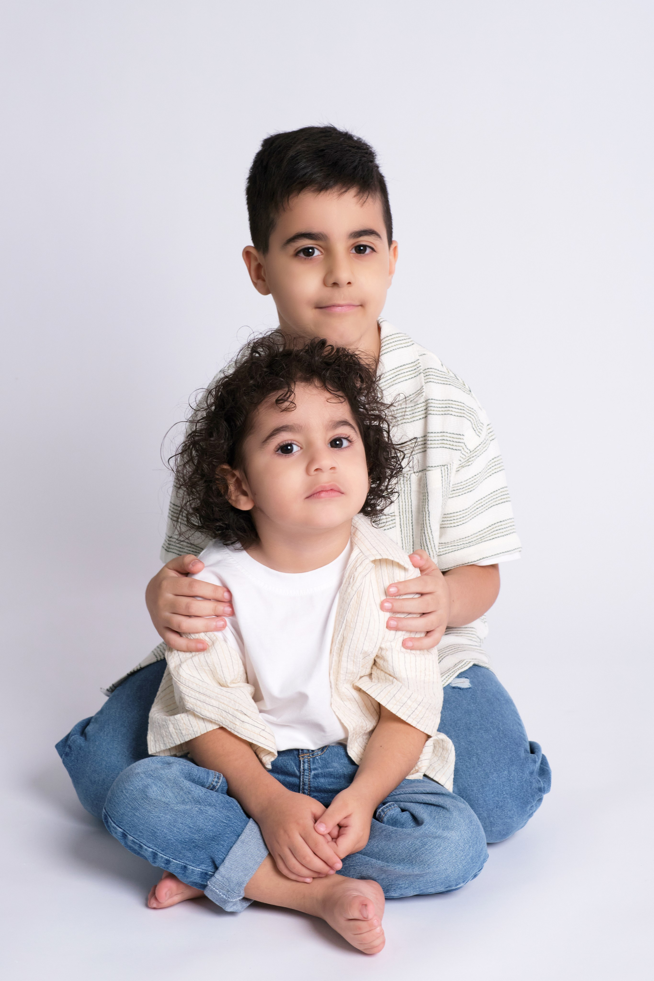 Лилит с прекрасными парнями