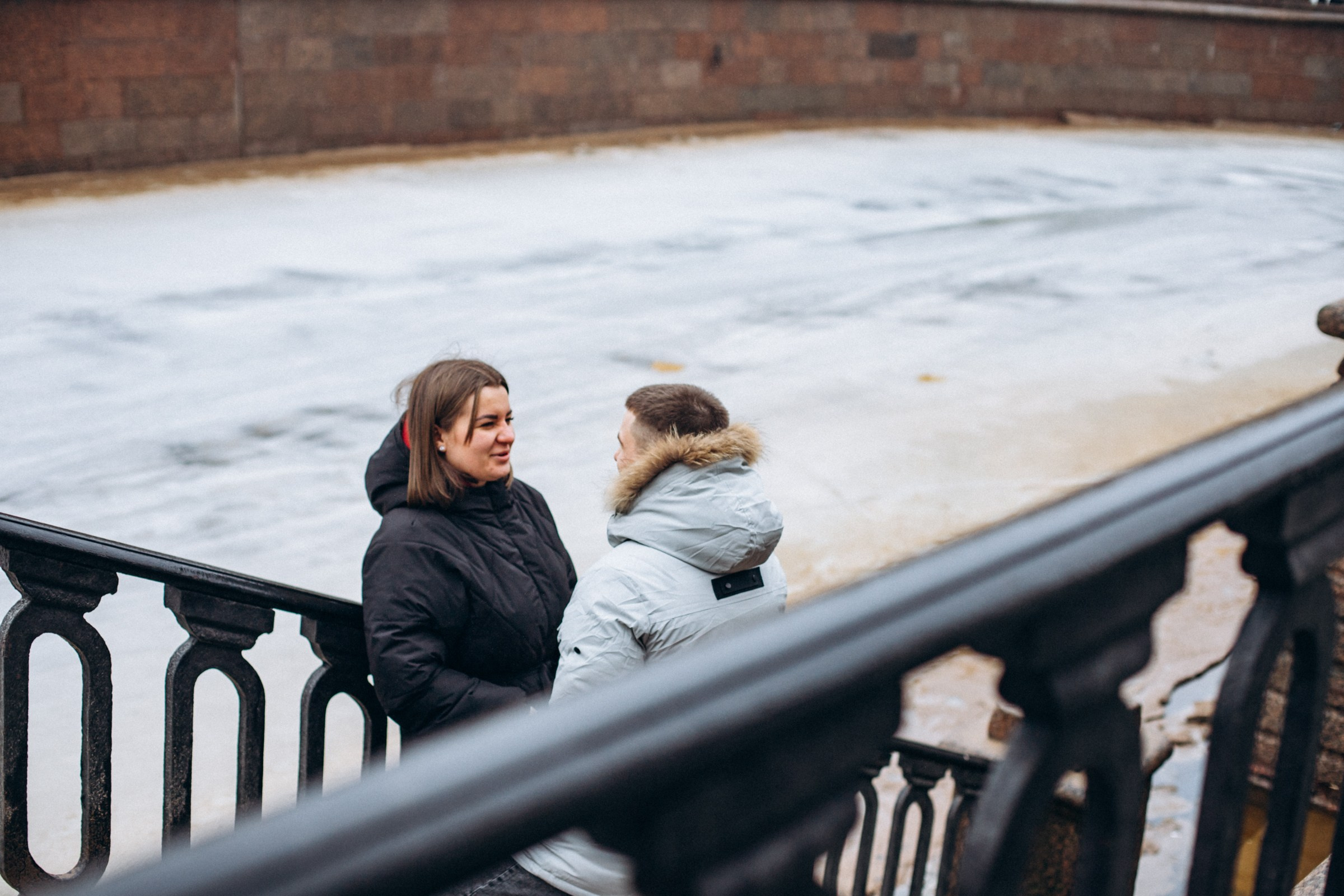 Иван и Полина в марте. Фотопрогулка в Петербурге. Индивидуальный и семейный фотограф в Санкт-Петербурге