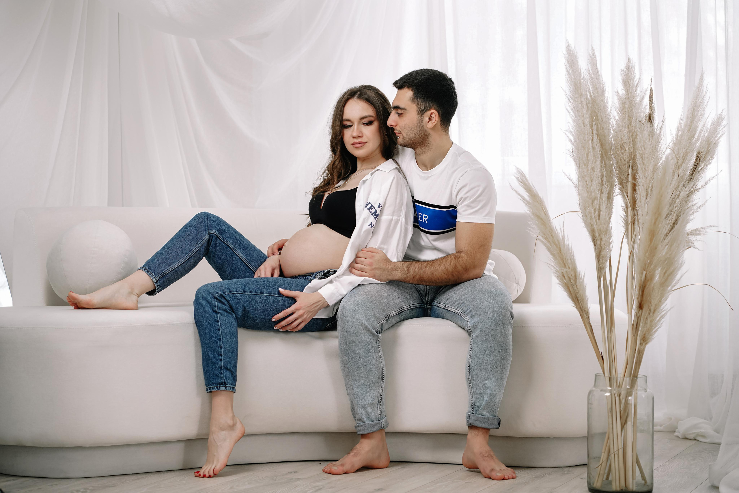 Беременная фотосессия в студии