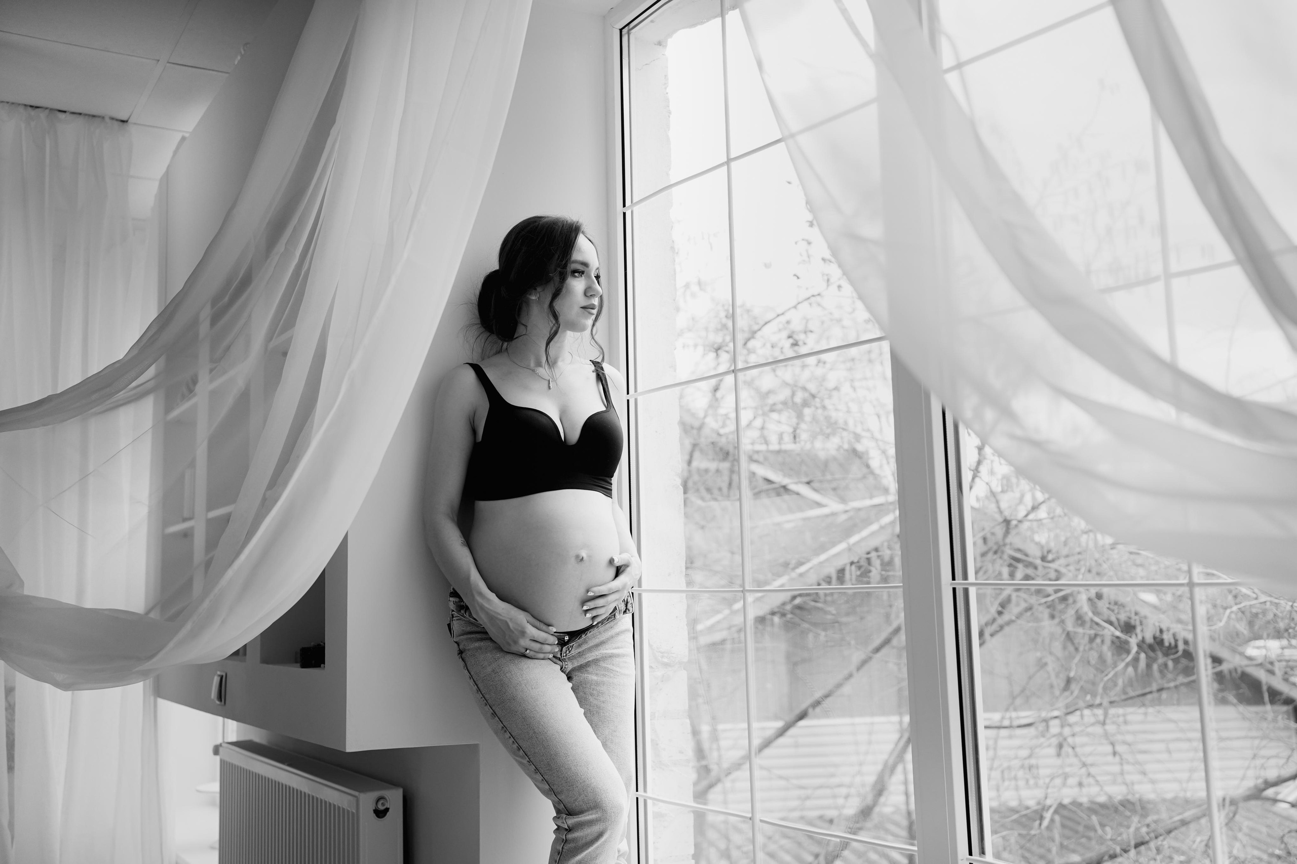 Беременная фотосессия в студии