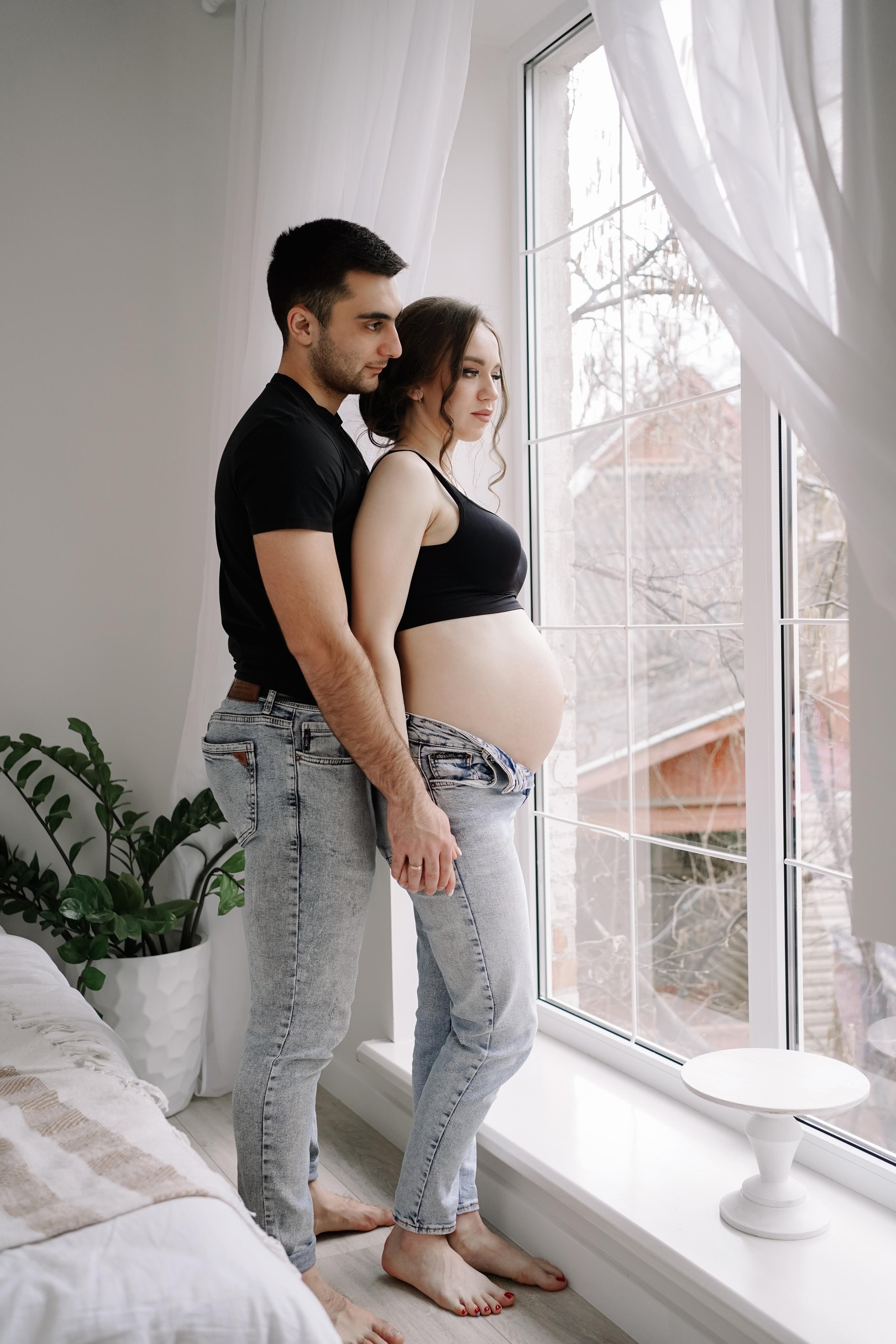 Беременная фотосессия в студии