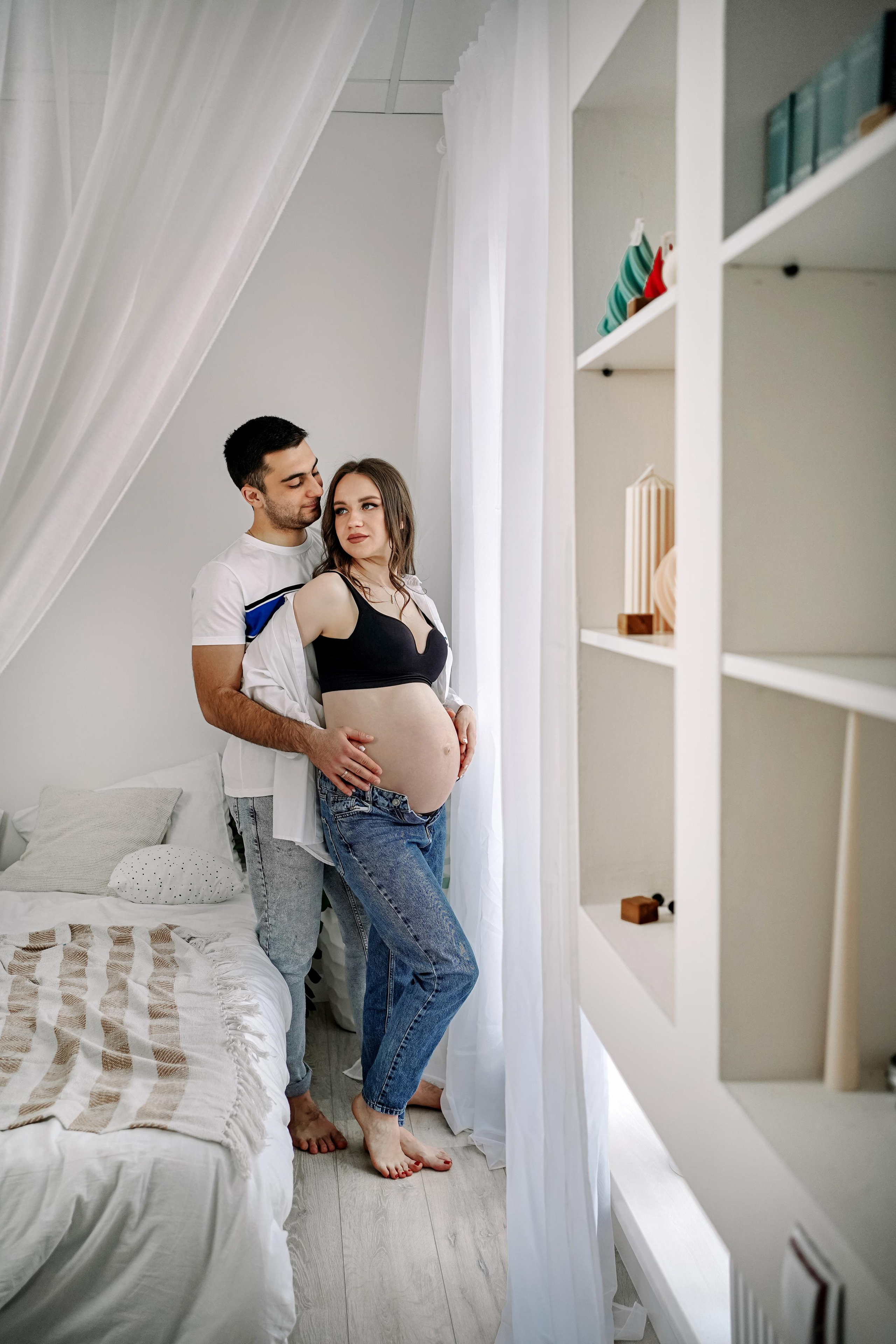 Беременная фотосессия в студии