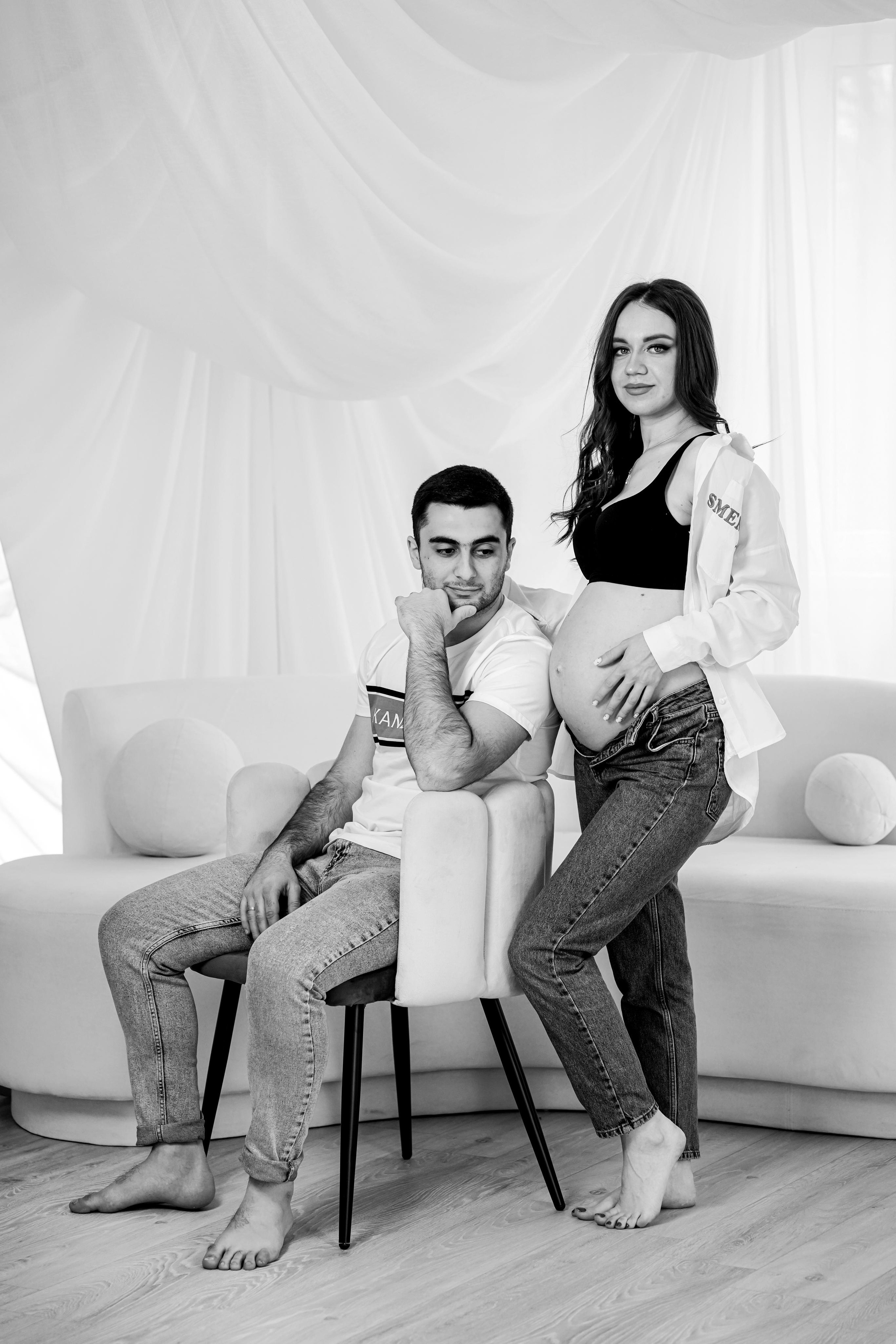 Беременная фотосессия в студии