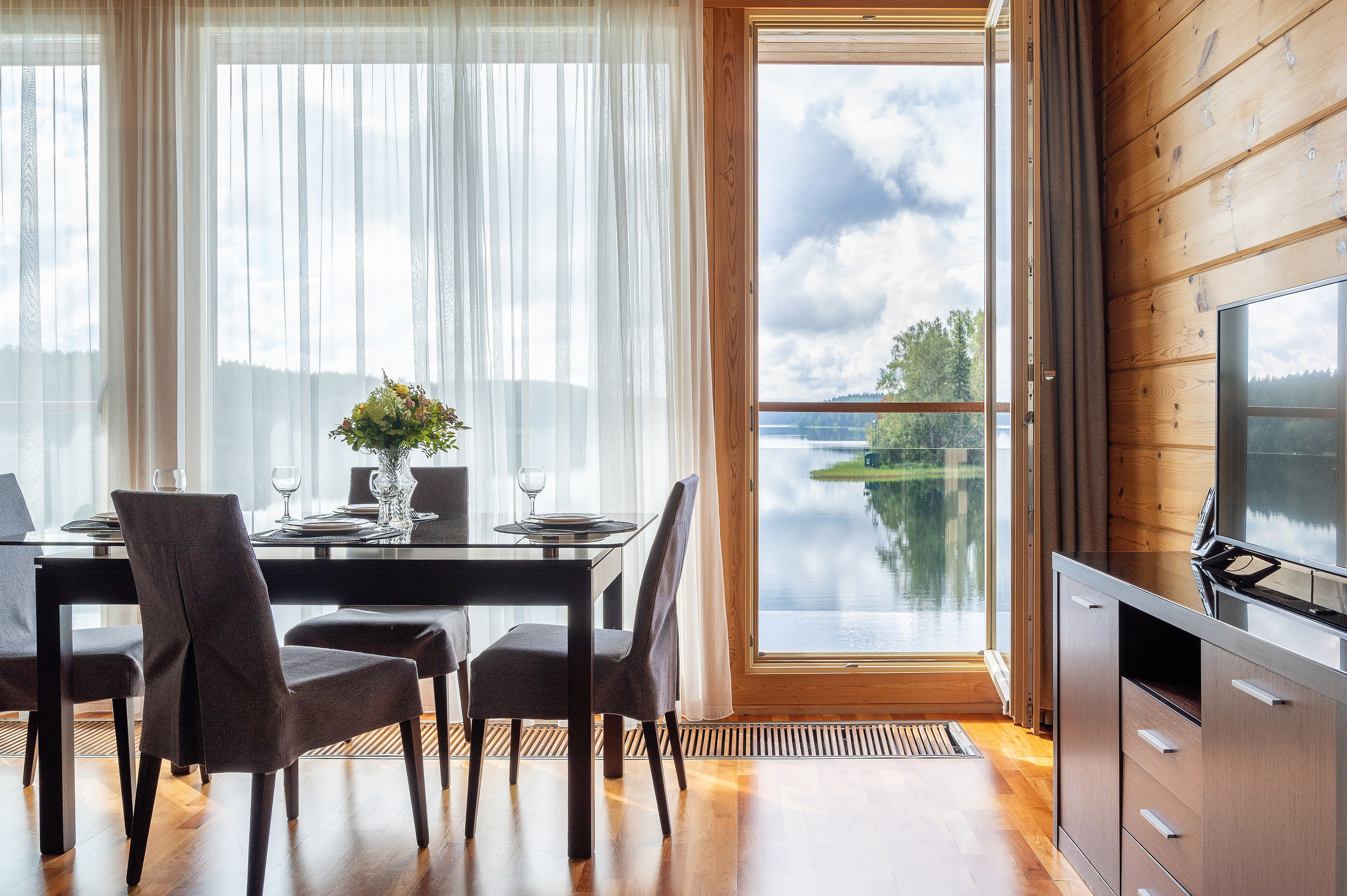 Дом на базе отдыха «ВАЛДАЙ». Интерьерный фотограф в Сочи Элина Габриелян