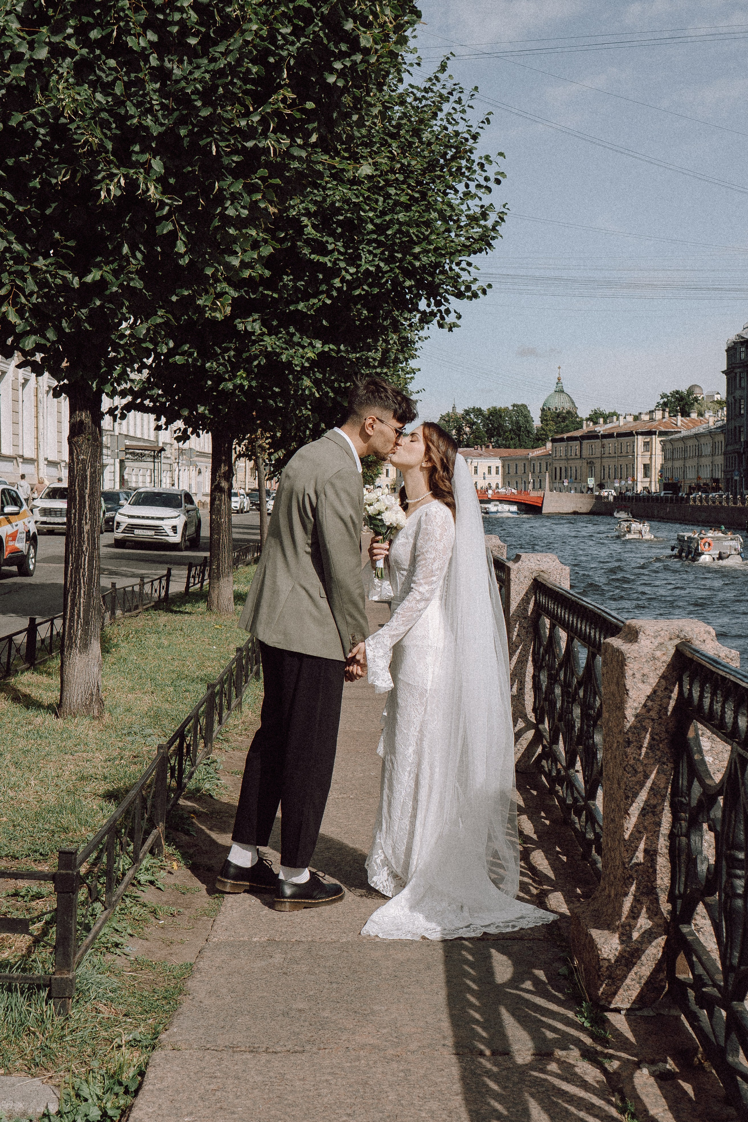 СВАДЕБНАЯ ПРОГУЛКА ВОЗЕ ИСАИКЕВСКОГО СОБОРА АСТОРИИ И ЗАКОНОДАЛЕТНОГО СОБРАНИЯ. Профессиональный фотограф, Санкт-Петербург — Виктория Богомолова