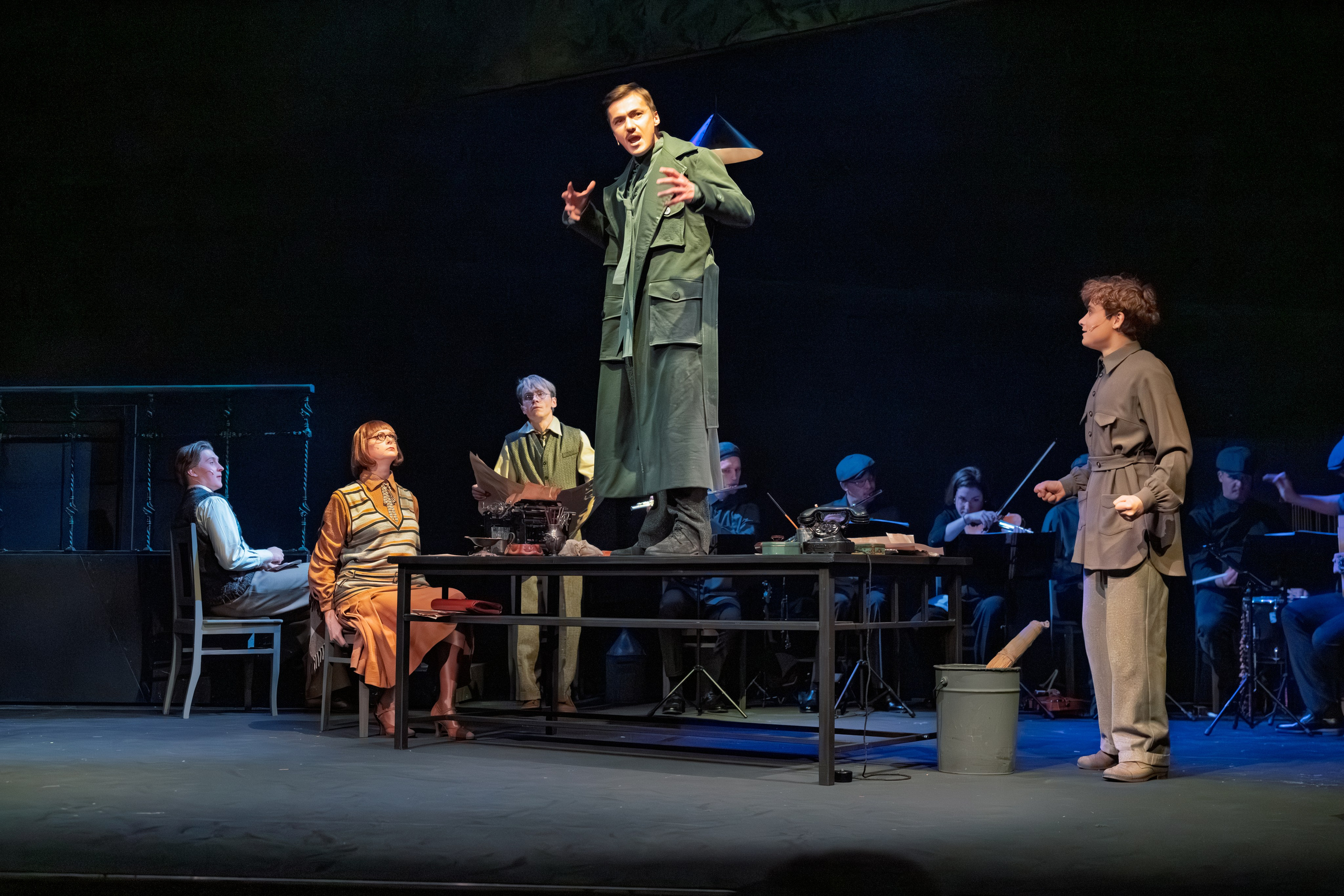 Театр Терезы Дуровой: Кто Есенин?. Сайт фотографа Сергея Абрамова