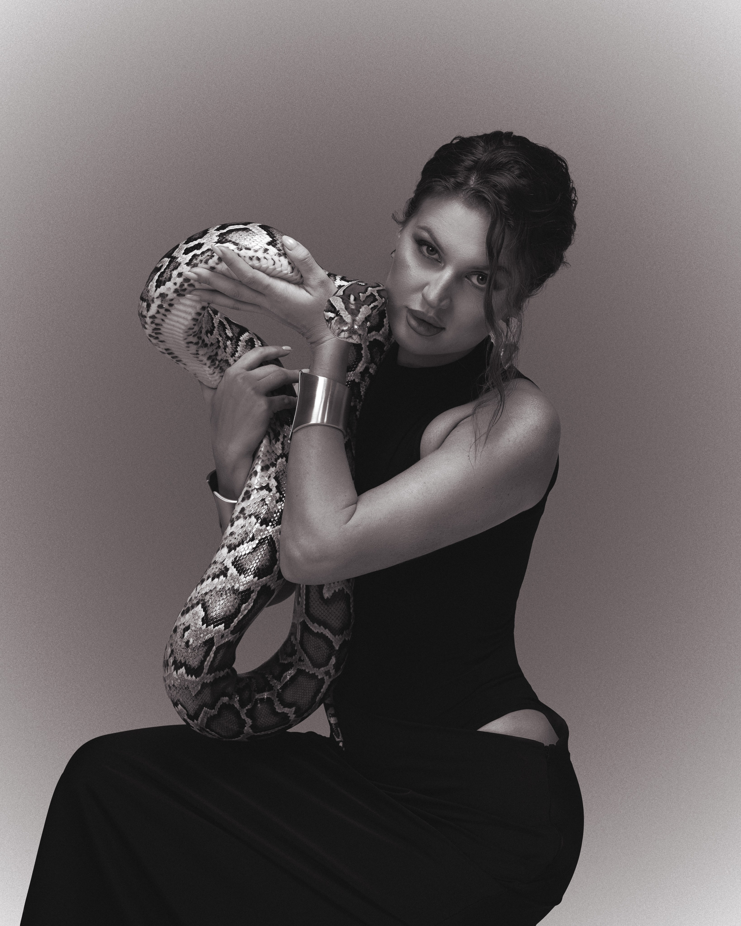 Со змеей. Фотограф и контент-maker Диля Голубникова | Москва