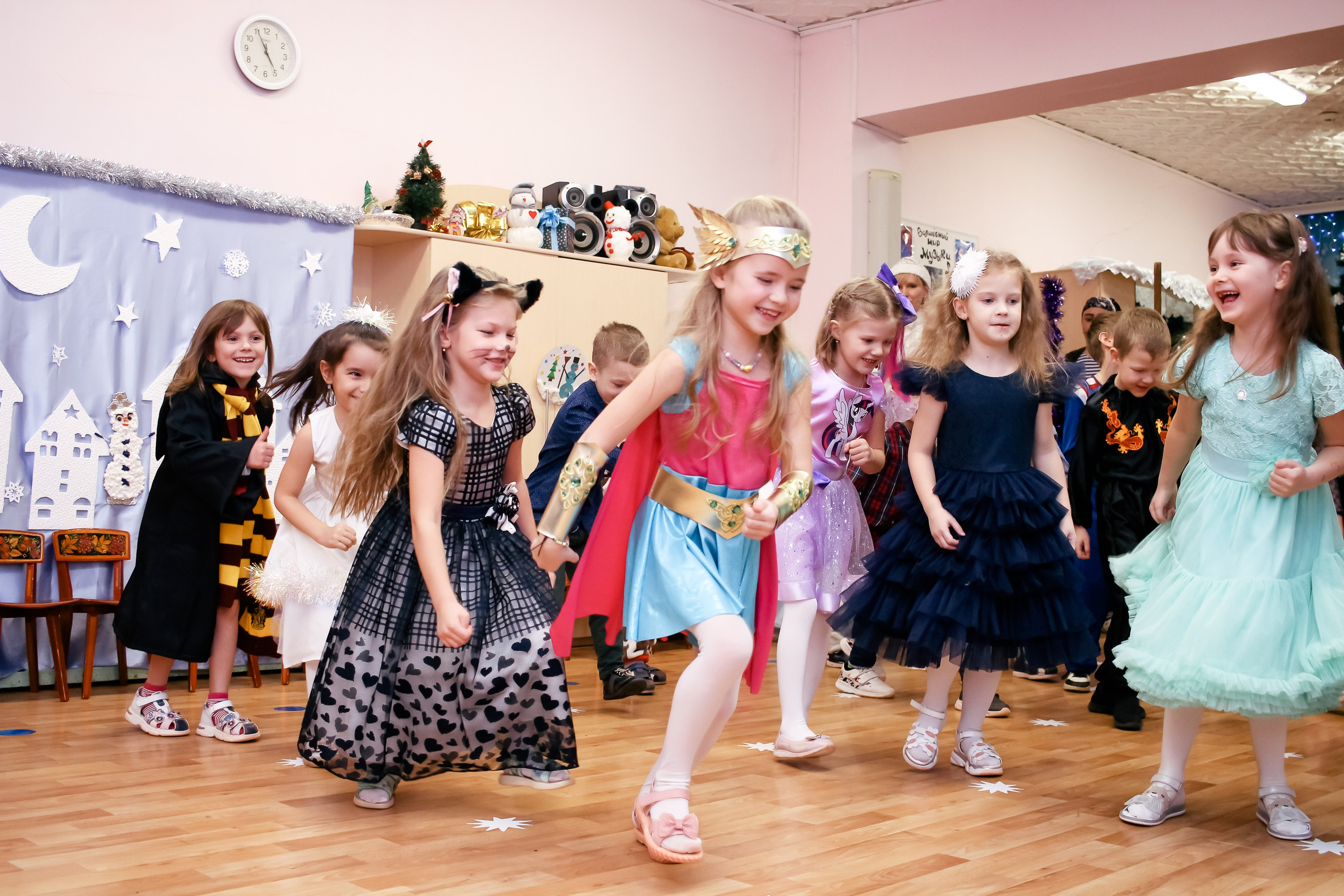 Новогодний утренник. Фотограф Великий Новгород Татьяна Чиглинцева