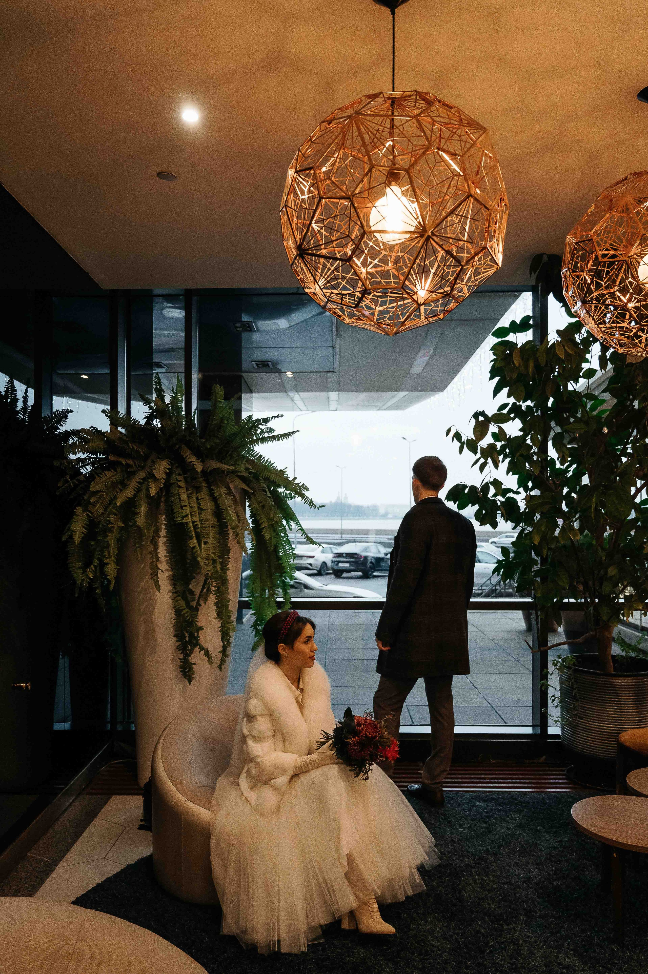 Утро невесты в гостинице. Свадебный и семейный фотограф в Котласе Никита Попов