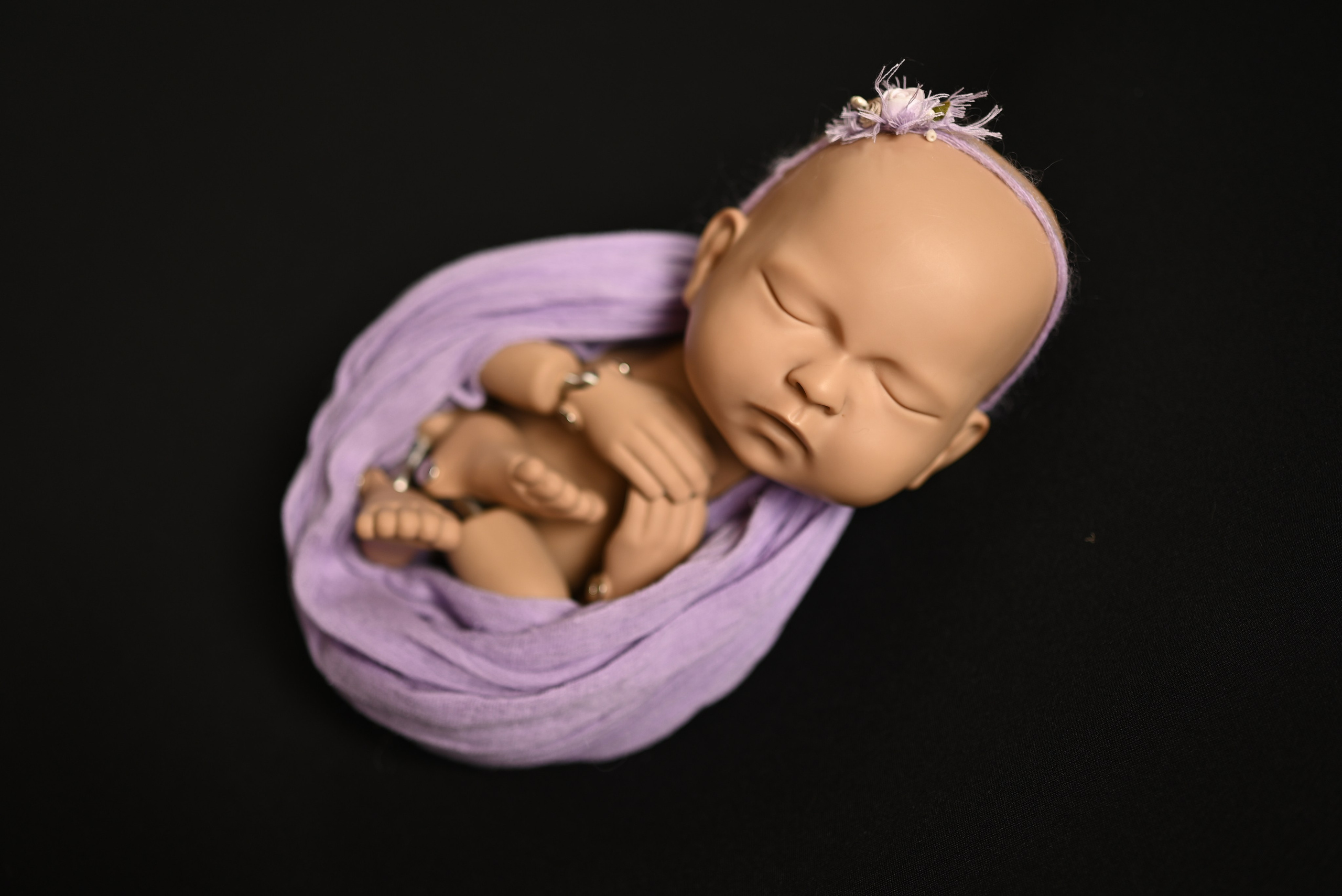 Образы на черном фоне. Newborn42.ru Фотограф новорожденных  г. Кемерово Агафонова Жанна