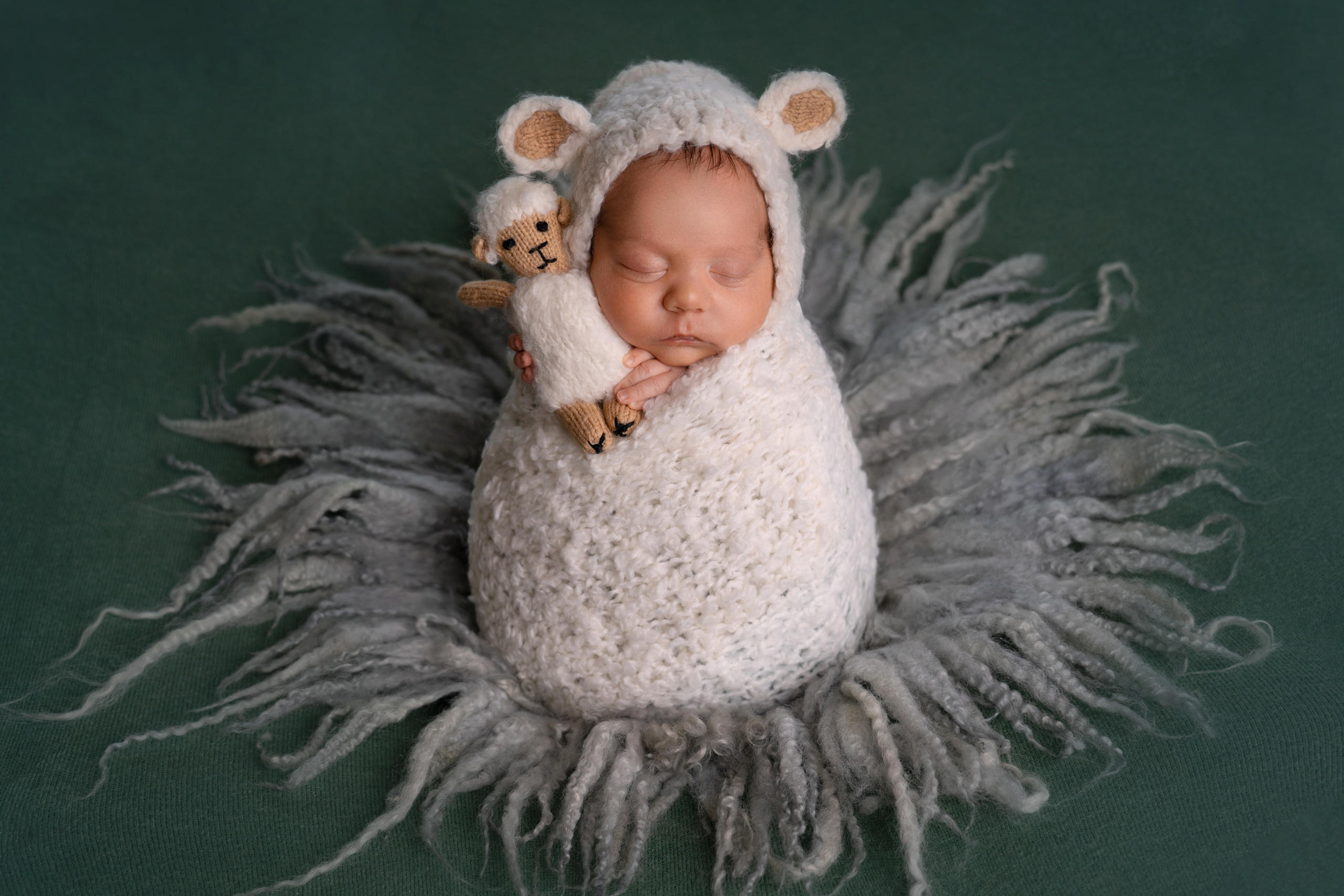 Ньюборн. Фотограф новорожденных Оренбург и свадебный фотограф Оренбург