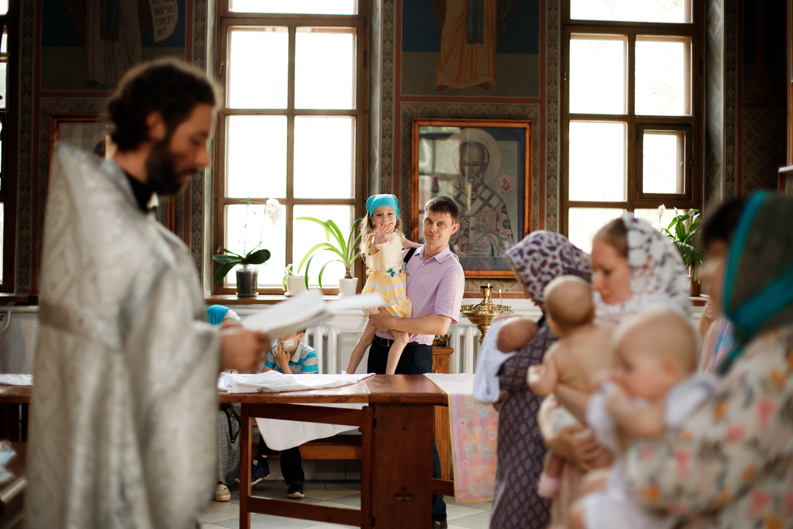 Таинство крещения в Троицкой церкови. Фотограф Карпачан Анастасия