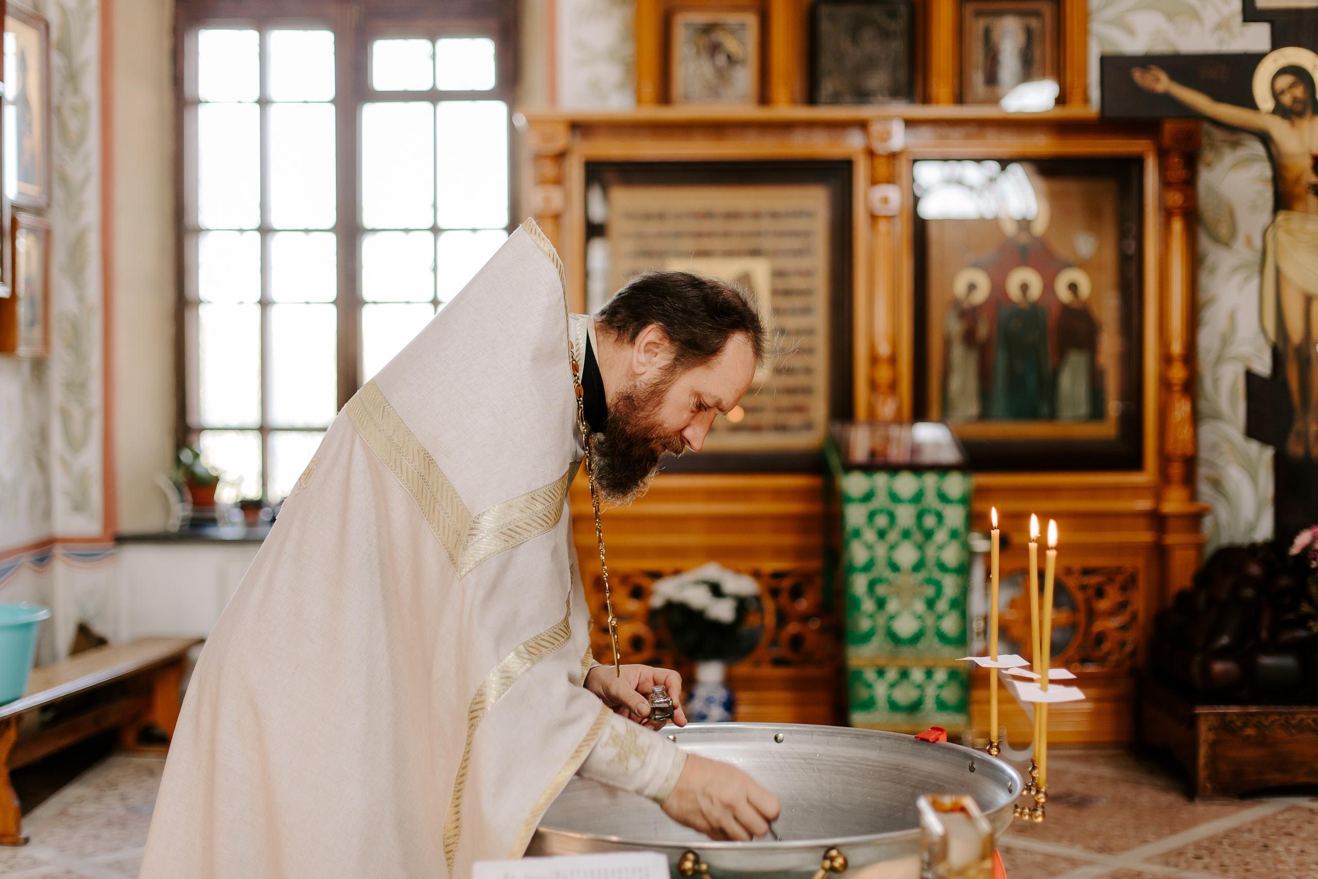 Таинство крещения в Никольской церкви. Фотограф Карпачан Анастасия