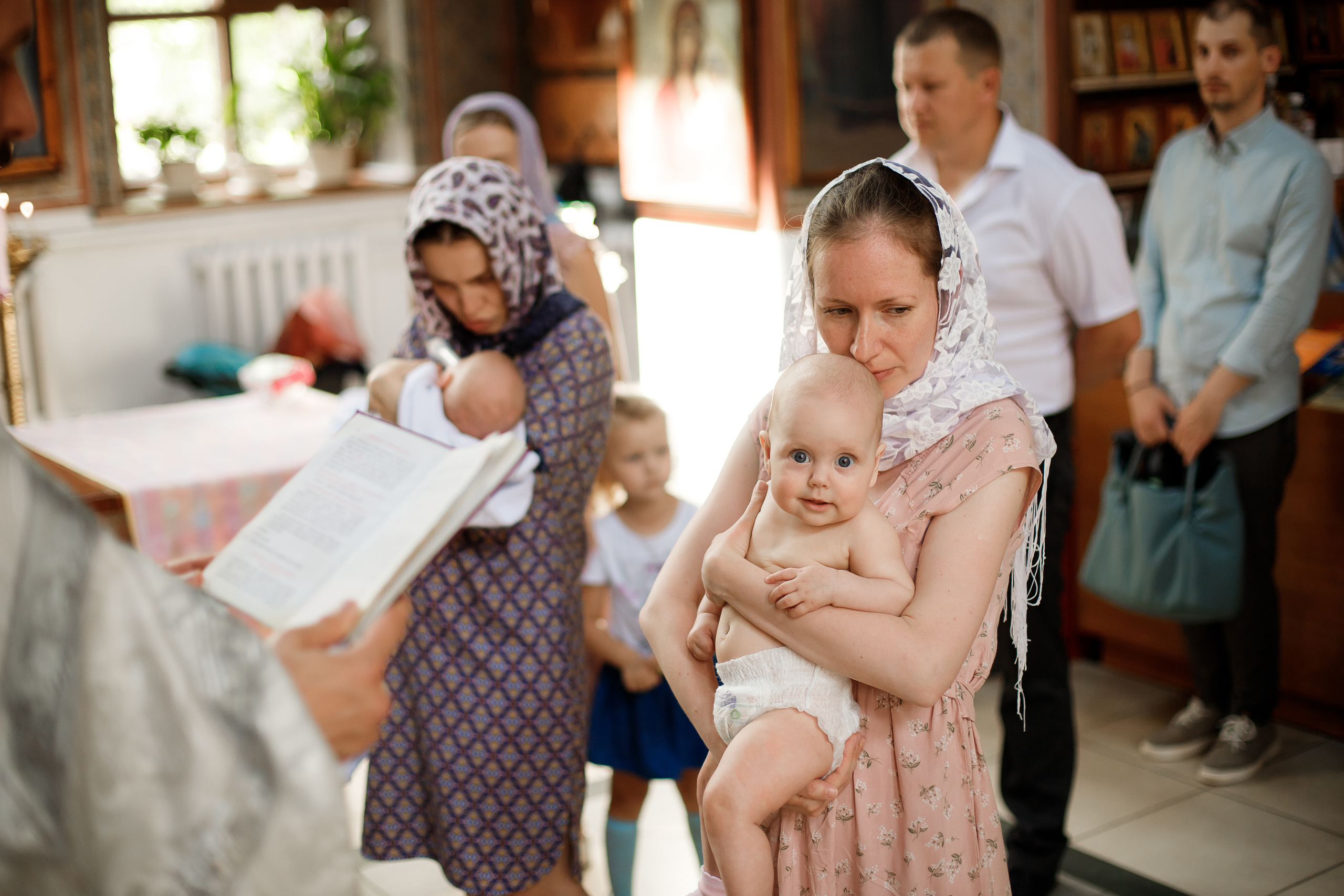 Таинство крещения в Троицкой церкови. Фотограф Карпачан Анастасия