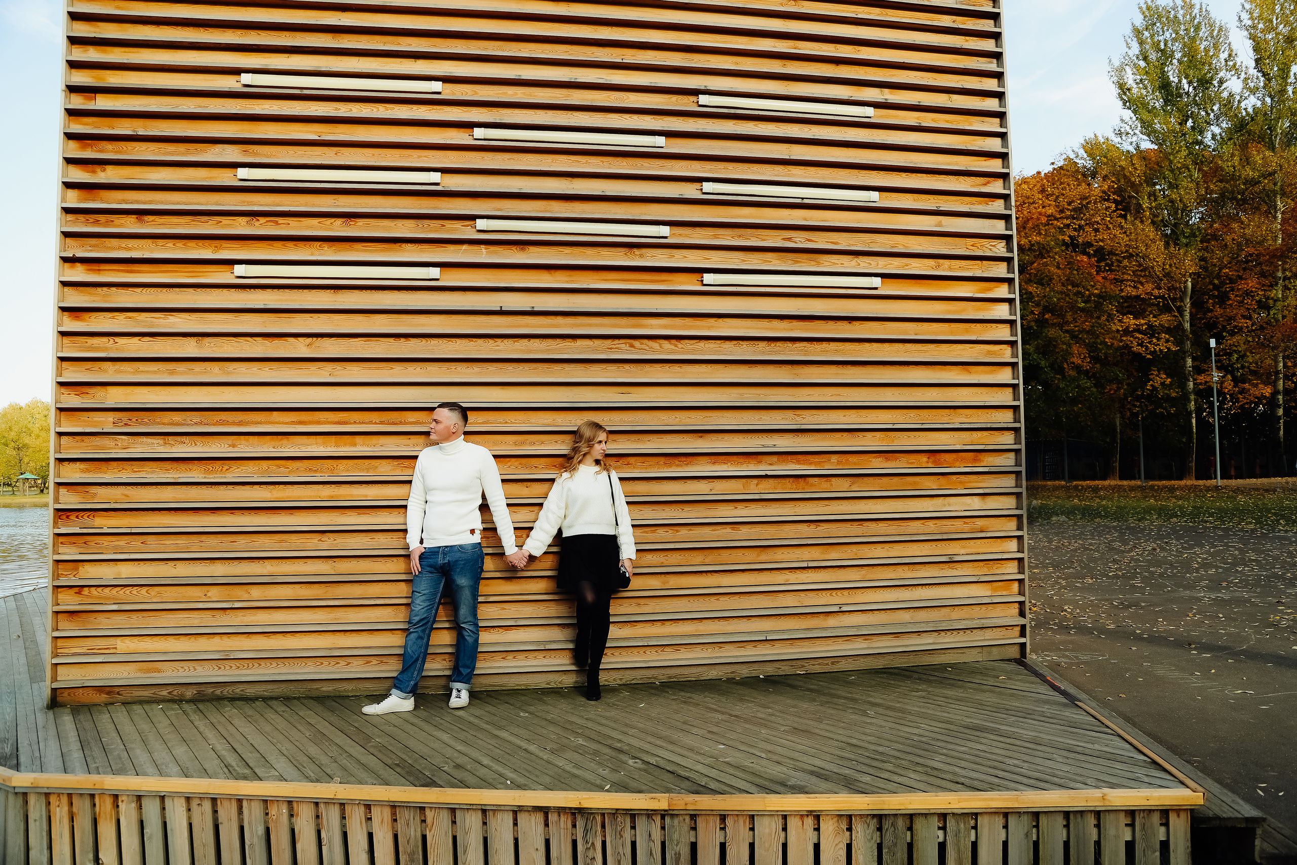 любовь, любовная история, lovestory, фабричный парк, реутово, фотосессия москва, прогулка, осень, осенняя листва, осень в реутово, осень в фабричном парке, фабричный пруд реутов