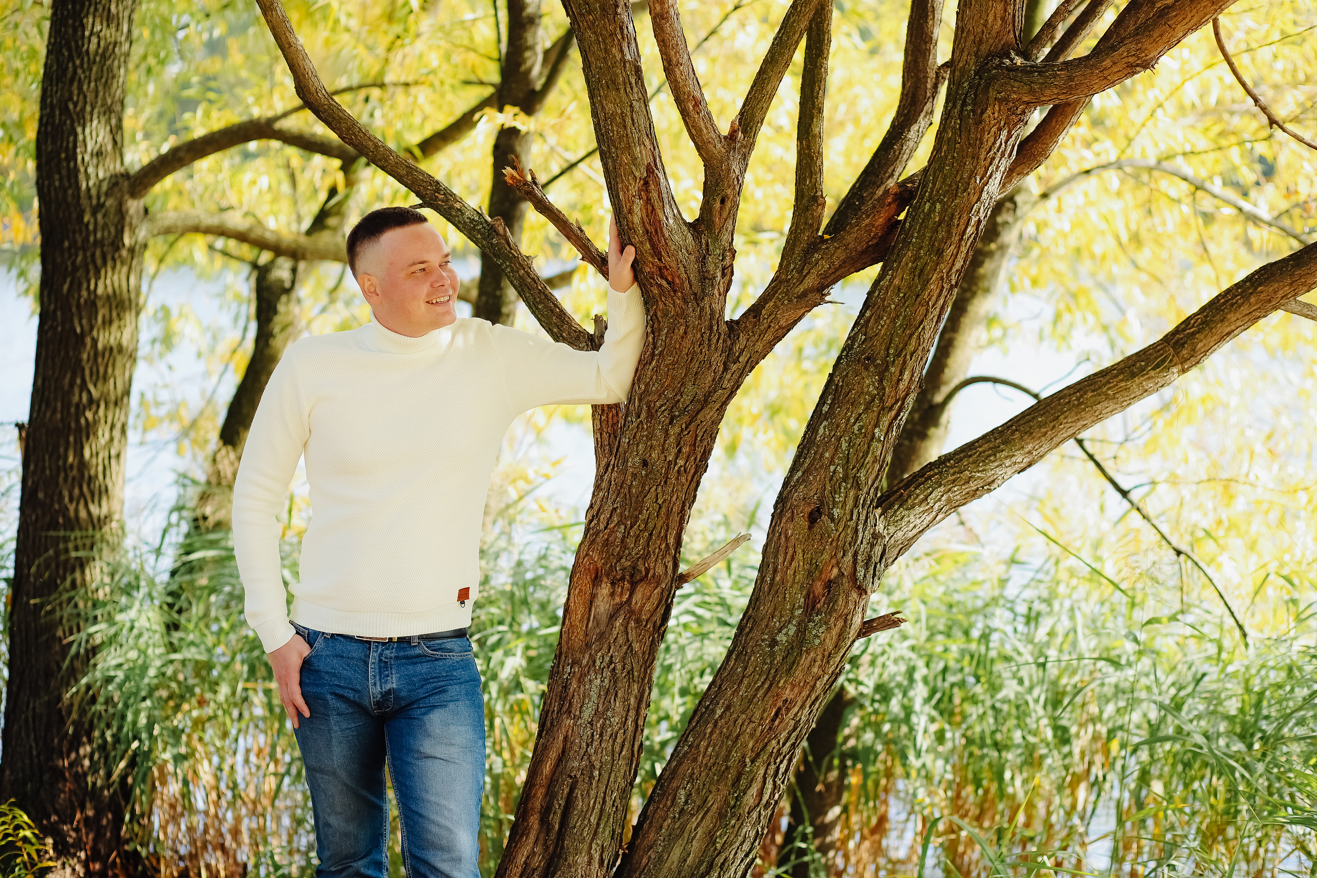 любовь, любовная история, lovestory, фабричный парк, реутово, фотосессия москва, прогулка, осень, осенняя листва, осень в реутово, осень в фабричном парке, фабричный пруд реутов