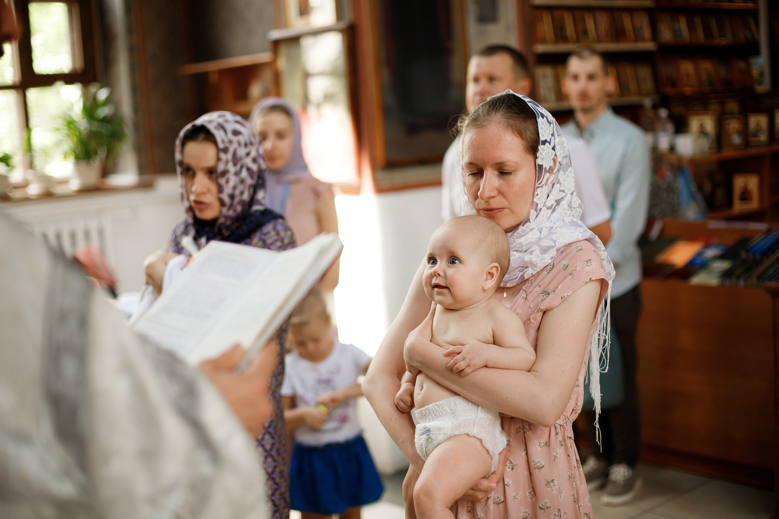 Таинство крещения в Троицкой церкови. Фотограф Карпачан Анастасия