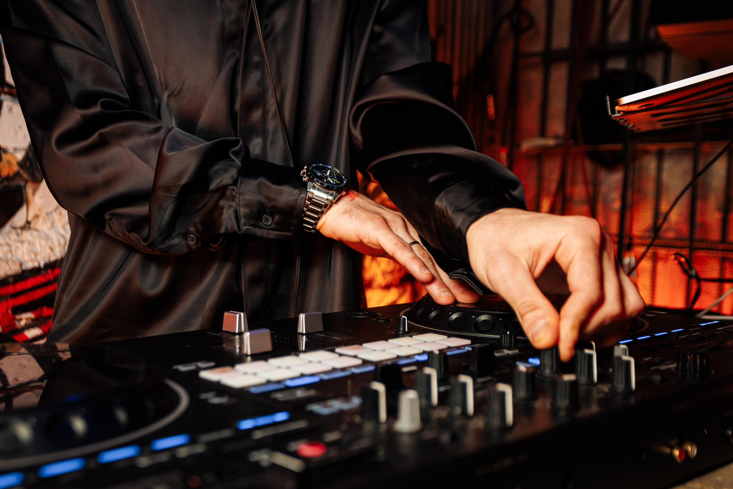 Happy Valentine's day_Пьяный Плющ_Симферополь_14.02.2025. Аминов Руслан | Фотограф