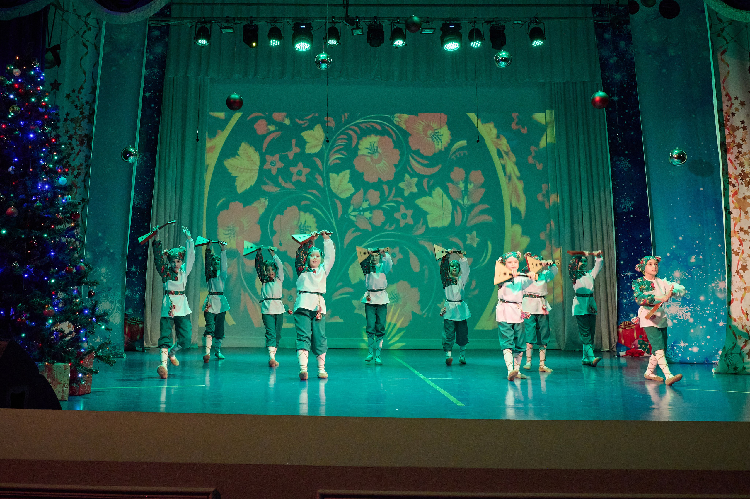 НГ концерт в Марьиной роще. Жизнь курорта Кабардинка в фотографиях