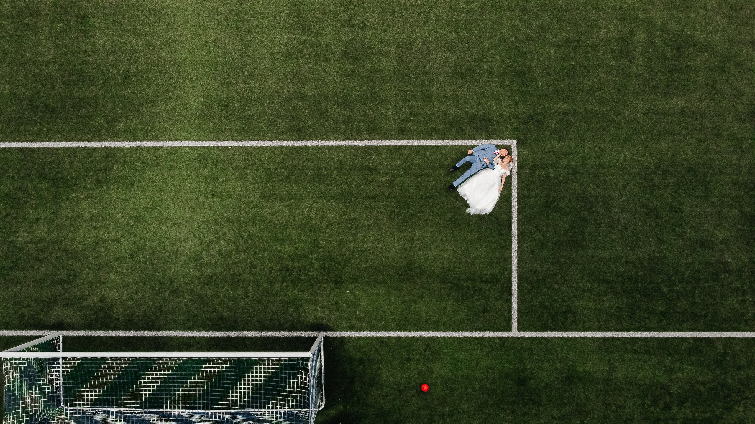 А&А — фотосессия на стадионе. Свадебный фотограф в Оренбурге Илья Володьков