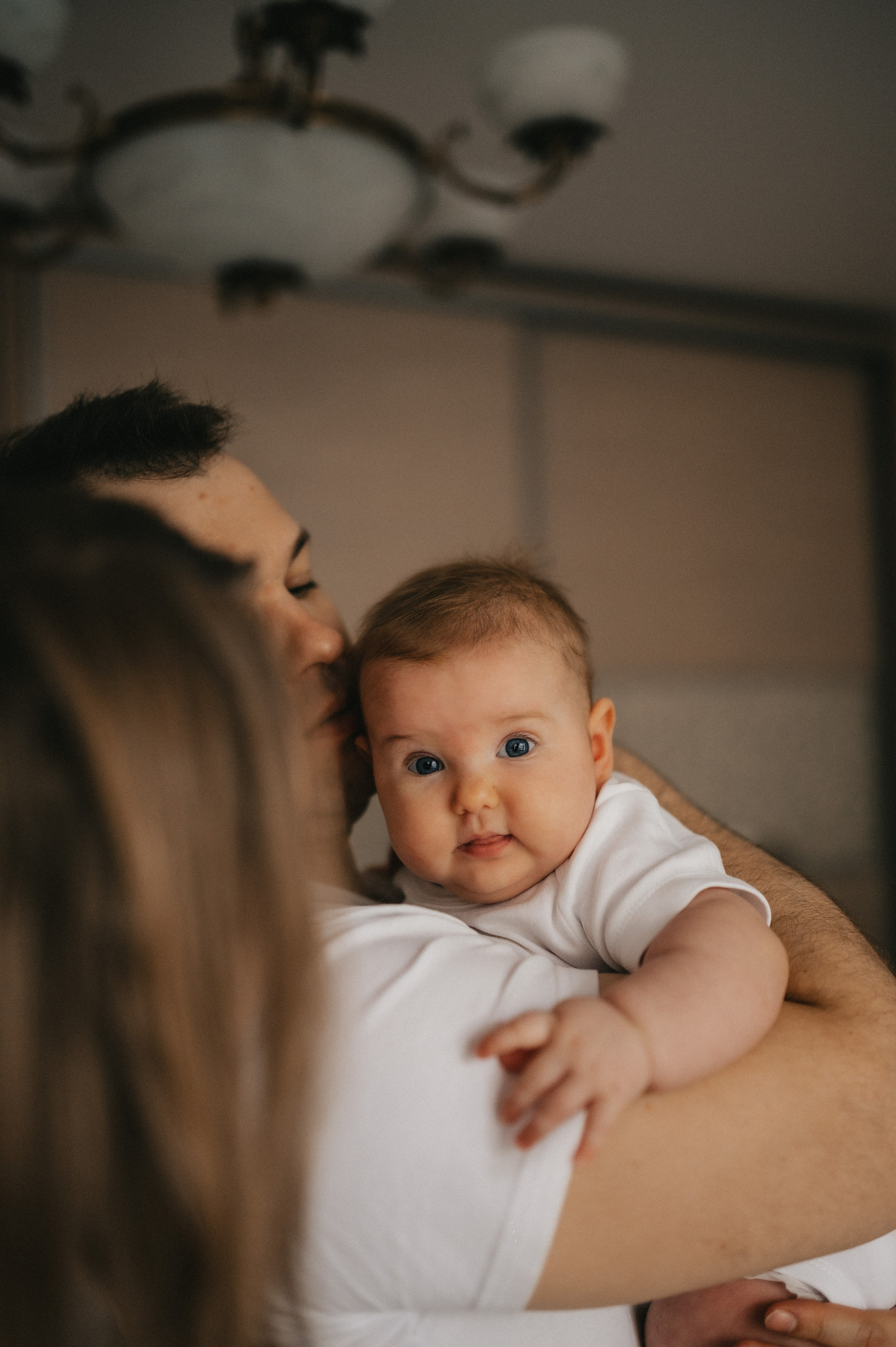 Сергей, Оксана и Алиса дома. Семейный и свадебный lifestyle-фотограф в Москве Мария Петрова