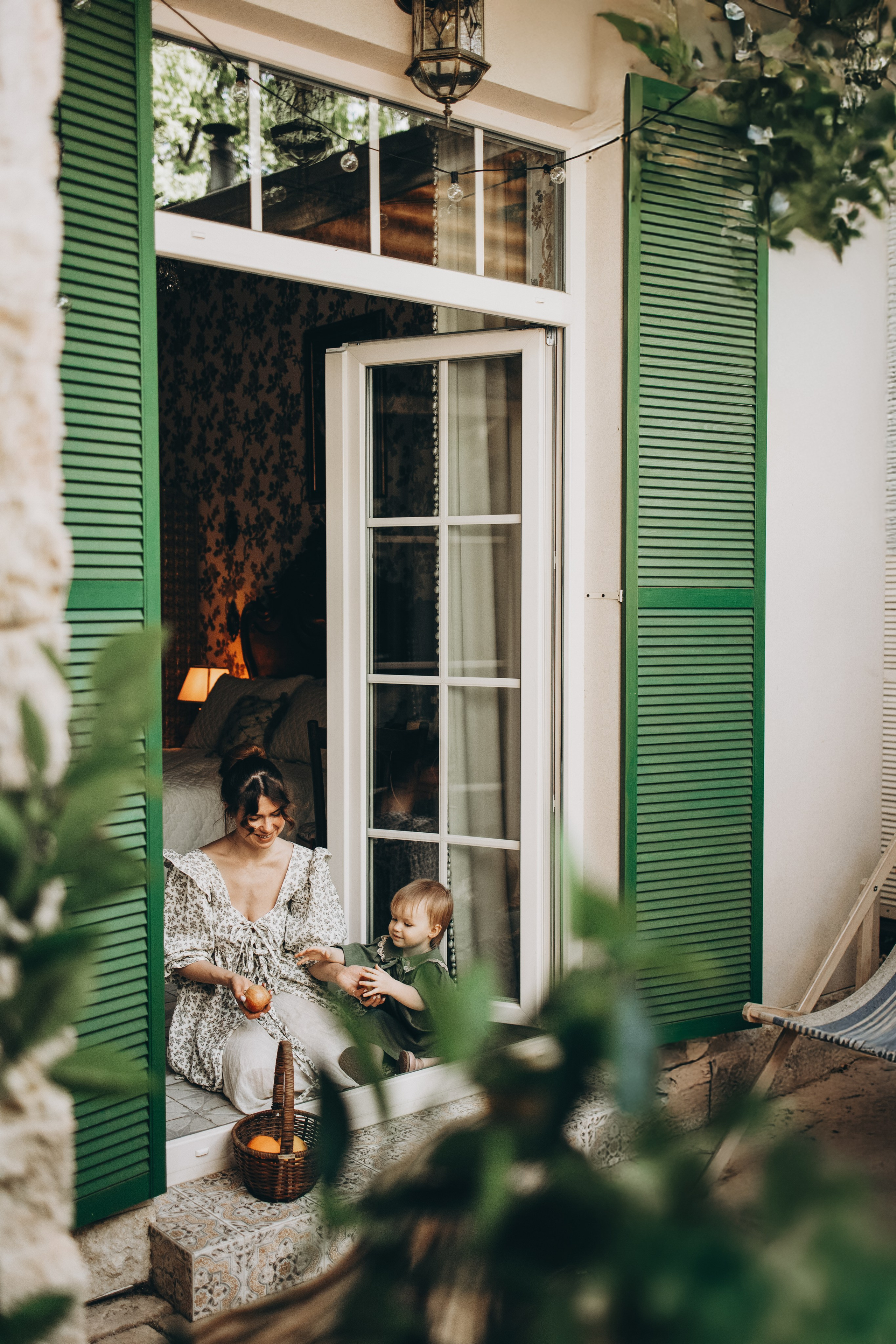 Художницы Настя и Тонечка в Villa Rossa. Семейный фотограф в Москве Марина Петра