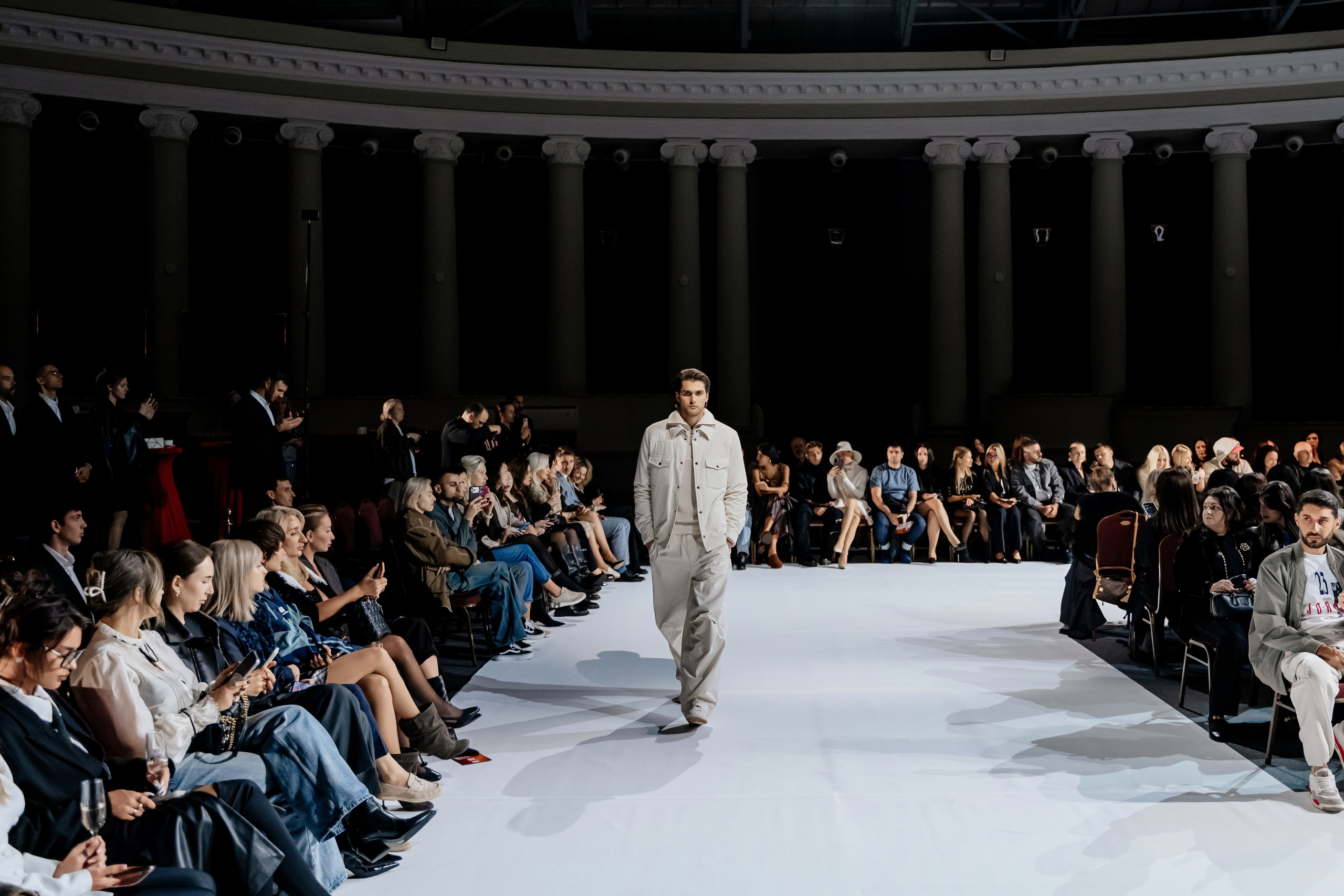 TSUM FASHION SHOW 2025. Свадебный и семейный фотограф в Сочи Никита Пищов