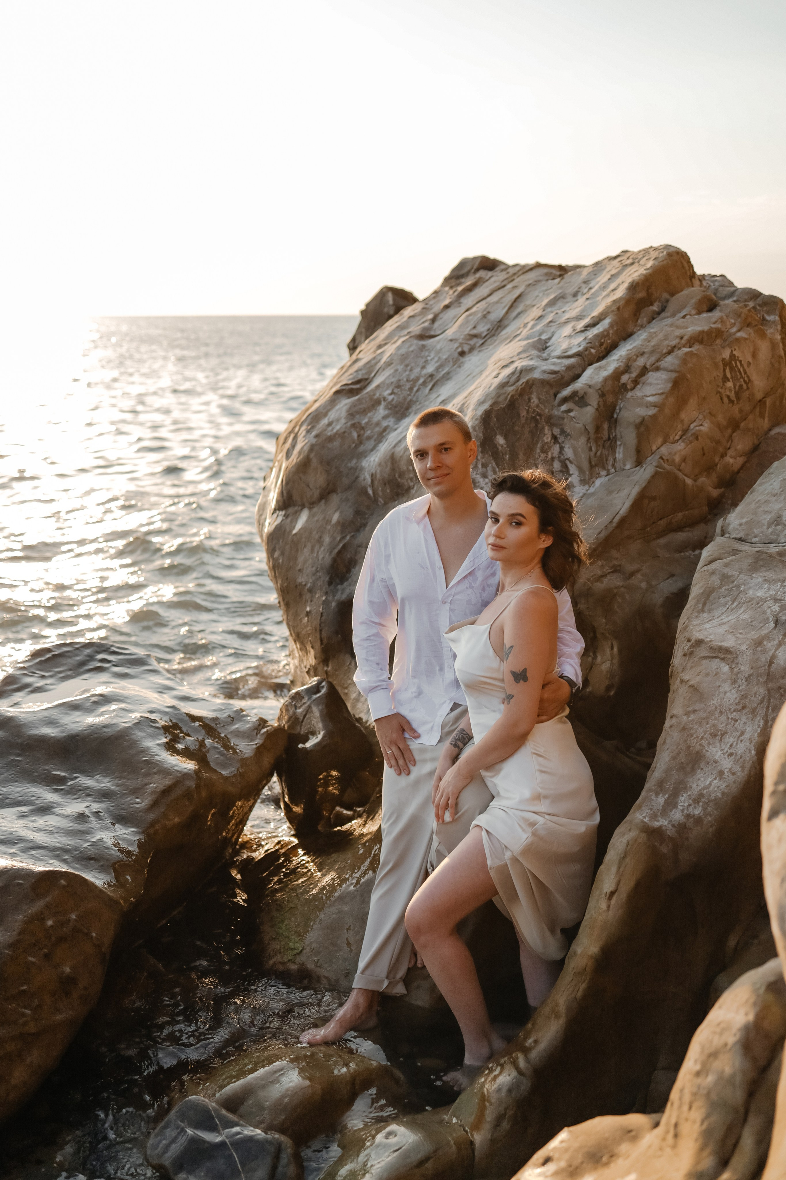 История любви на живописных скалах. Семейный и портретный фотограф в Геленджике Любовь Бодрова