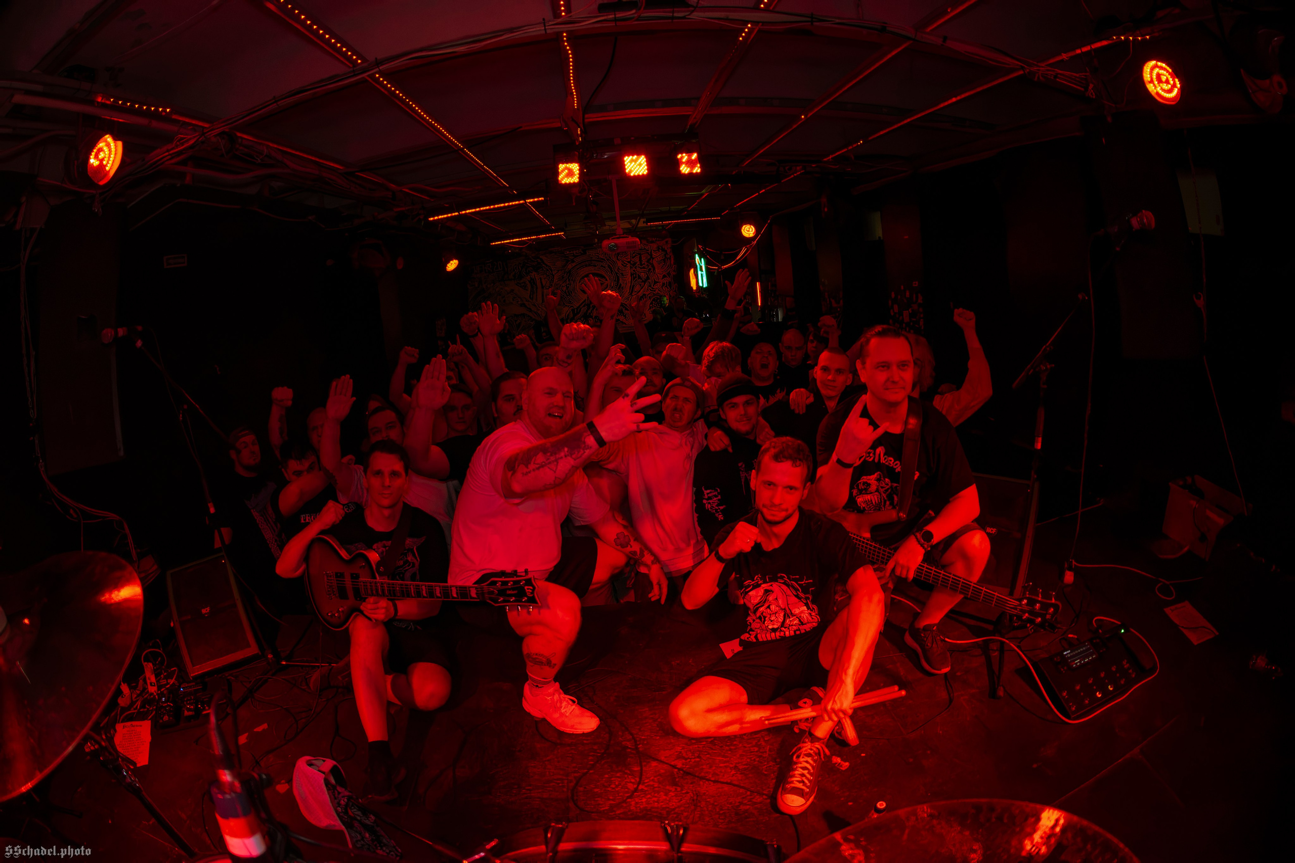Mayday Massacre: Hardcore vs Death Metal // Без Поводка 02.05.25. We will make everything metal!