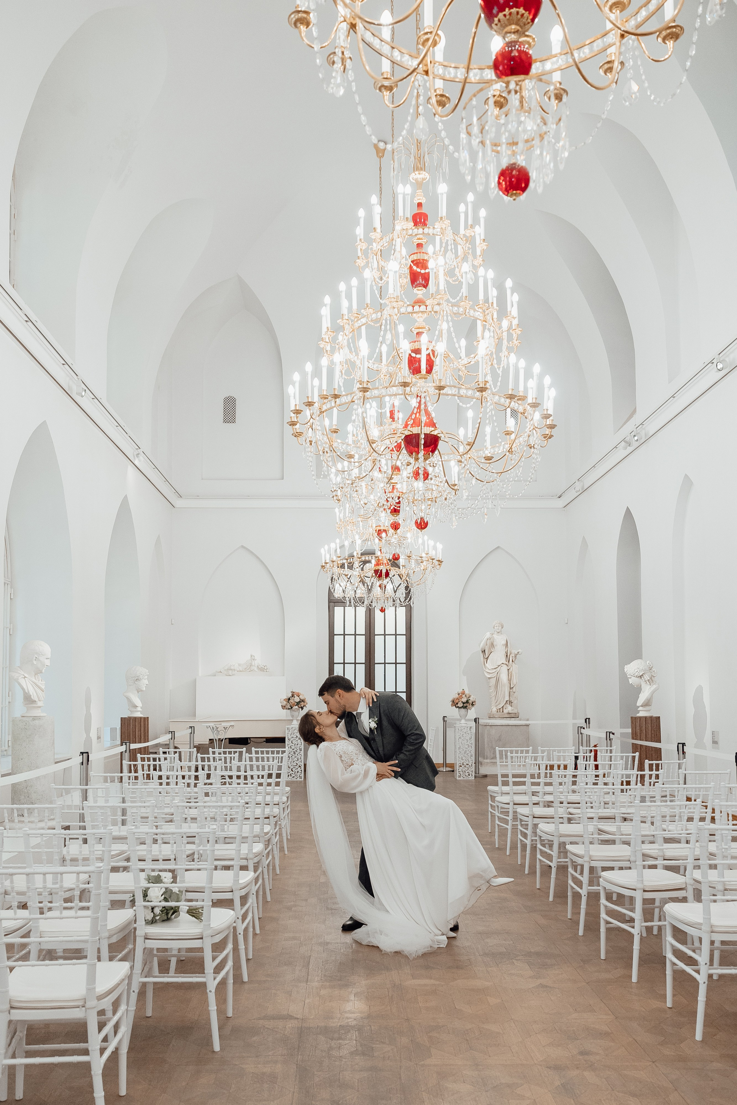 Свадебная фотосессия в Оперном доме Царицыно